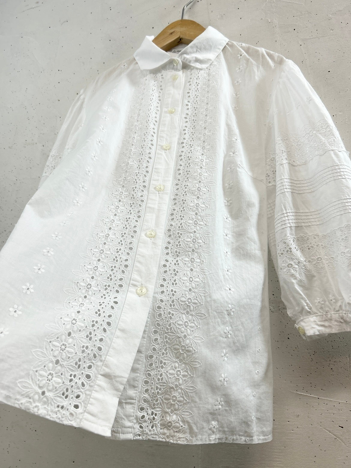 Vintage White Blouse [D32078]