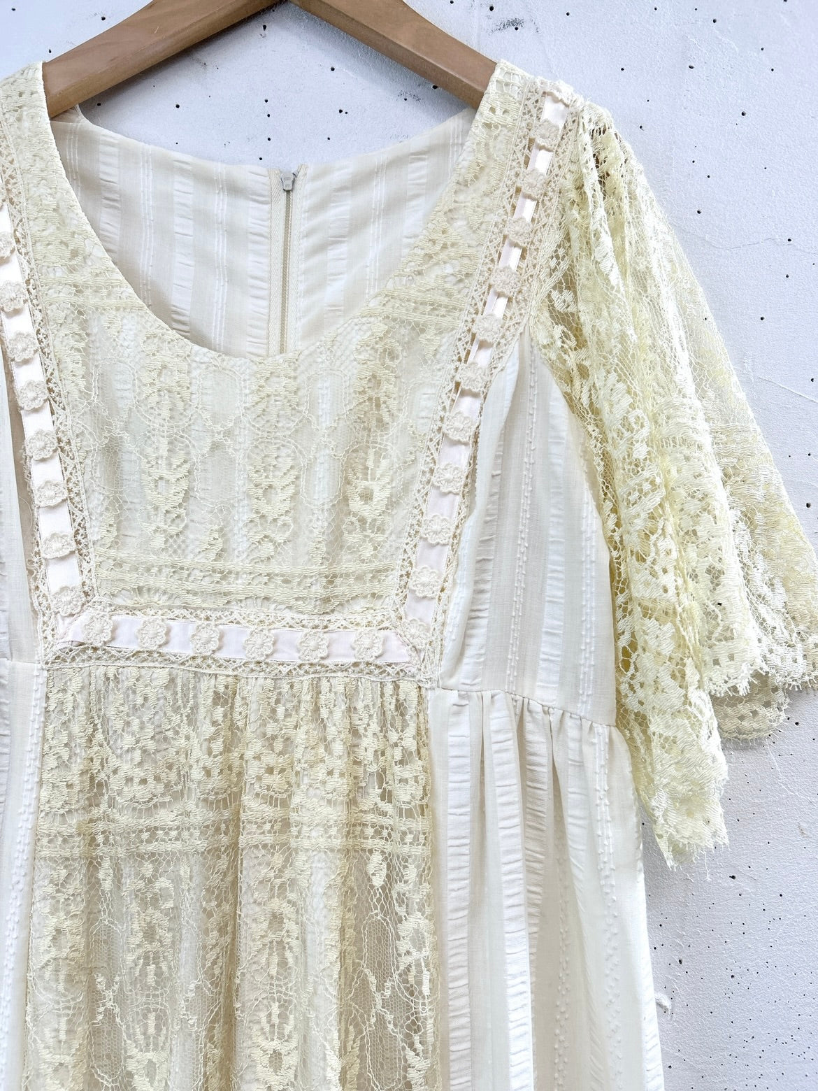 Vintage Lace Dress [E32305]