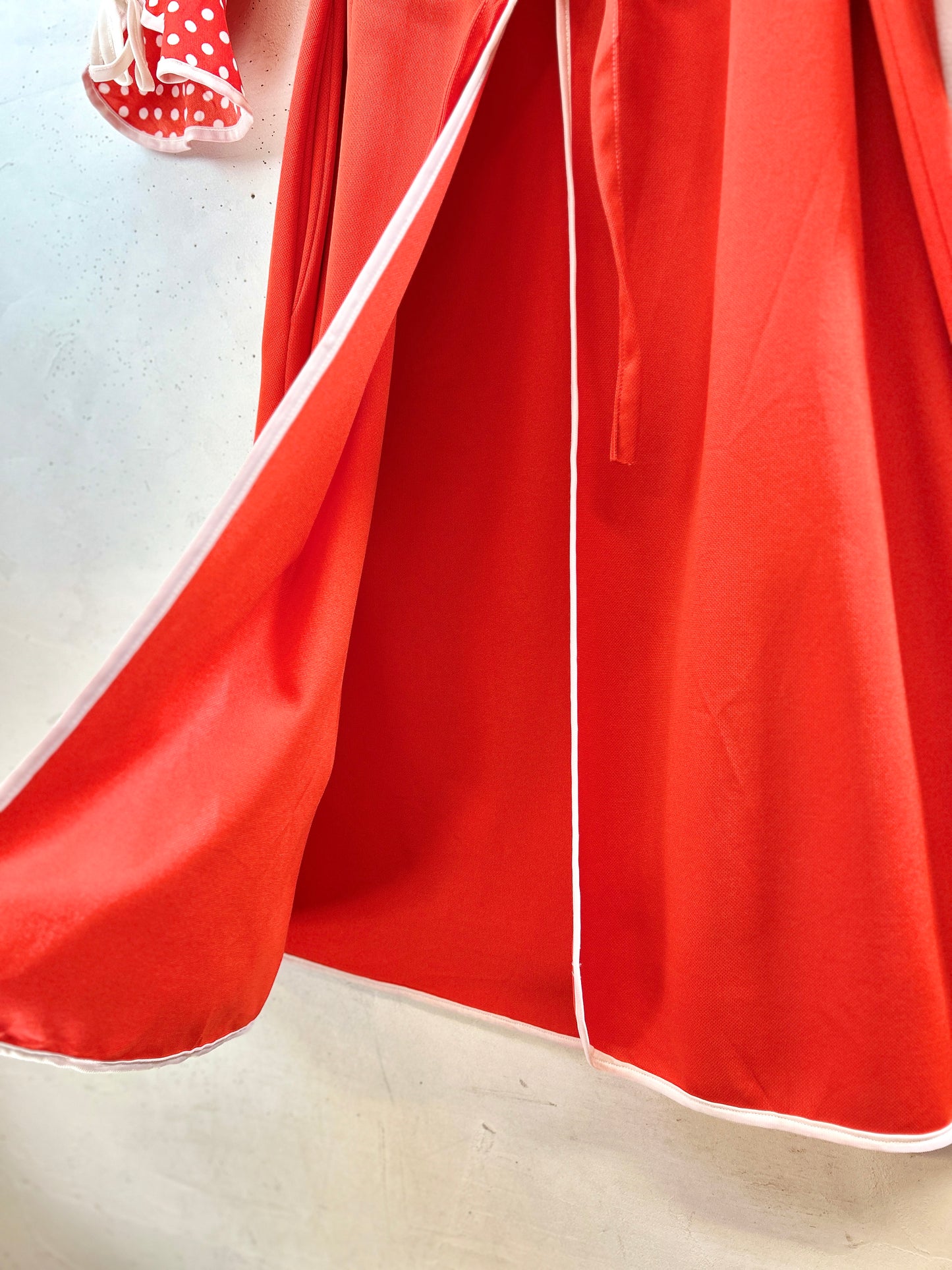 Vintage Gown [H30931]