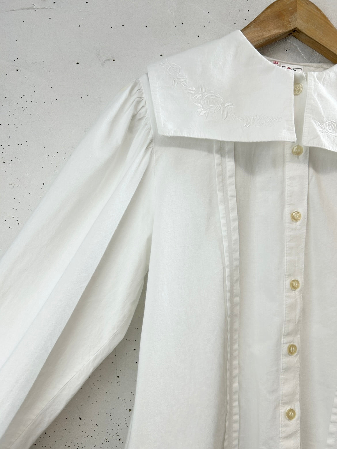 Vintage White Blouse [E32318]