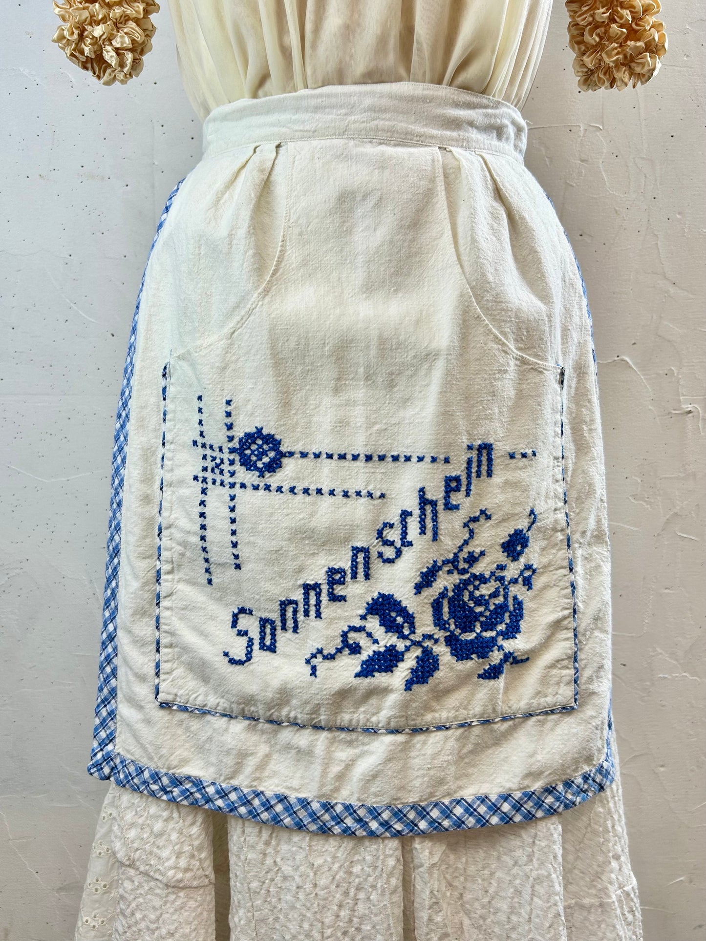 Vintage Cross Stitch Apron [G30717]