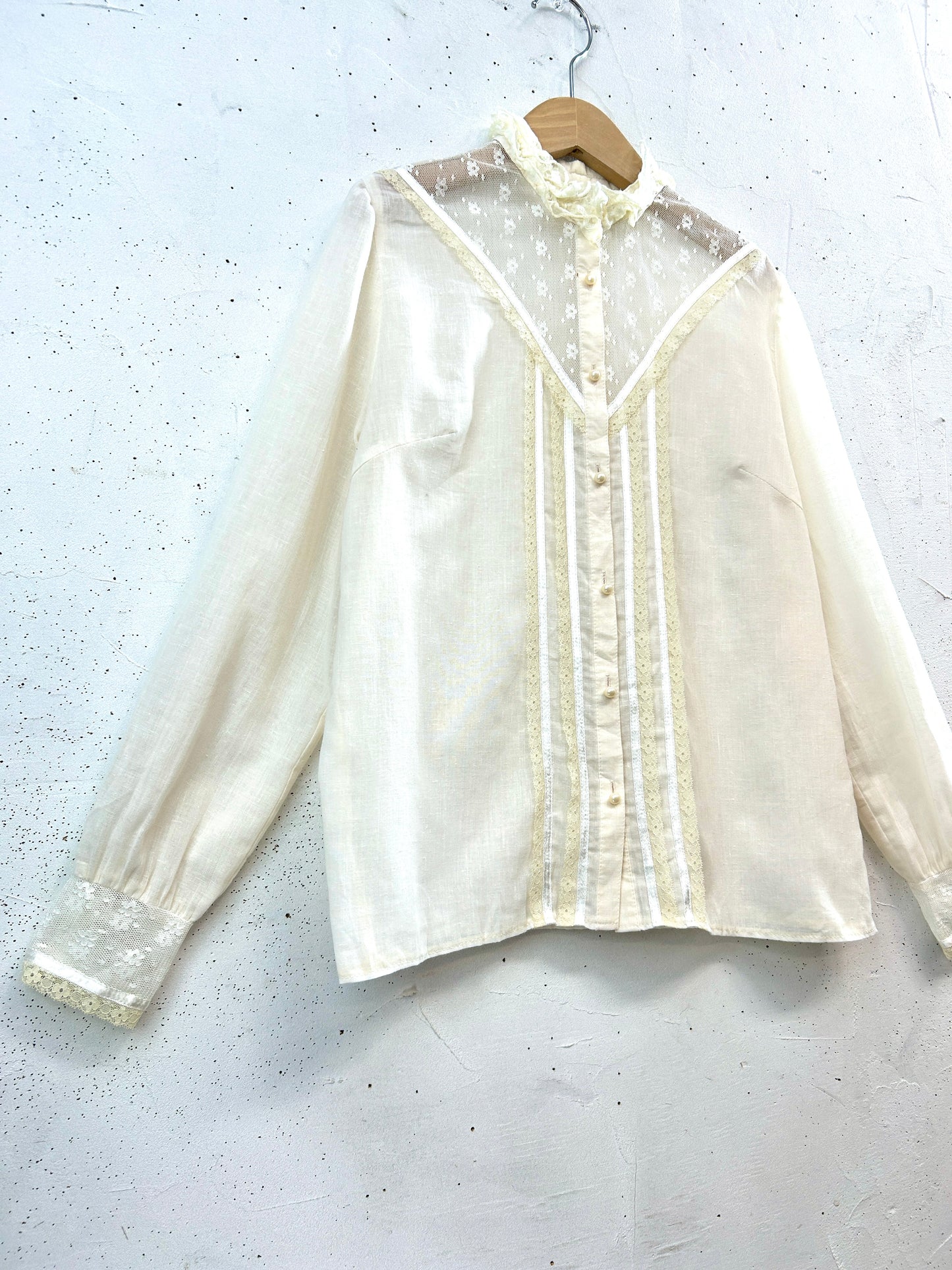Vintage White Blouse [E32484]