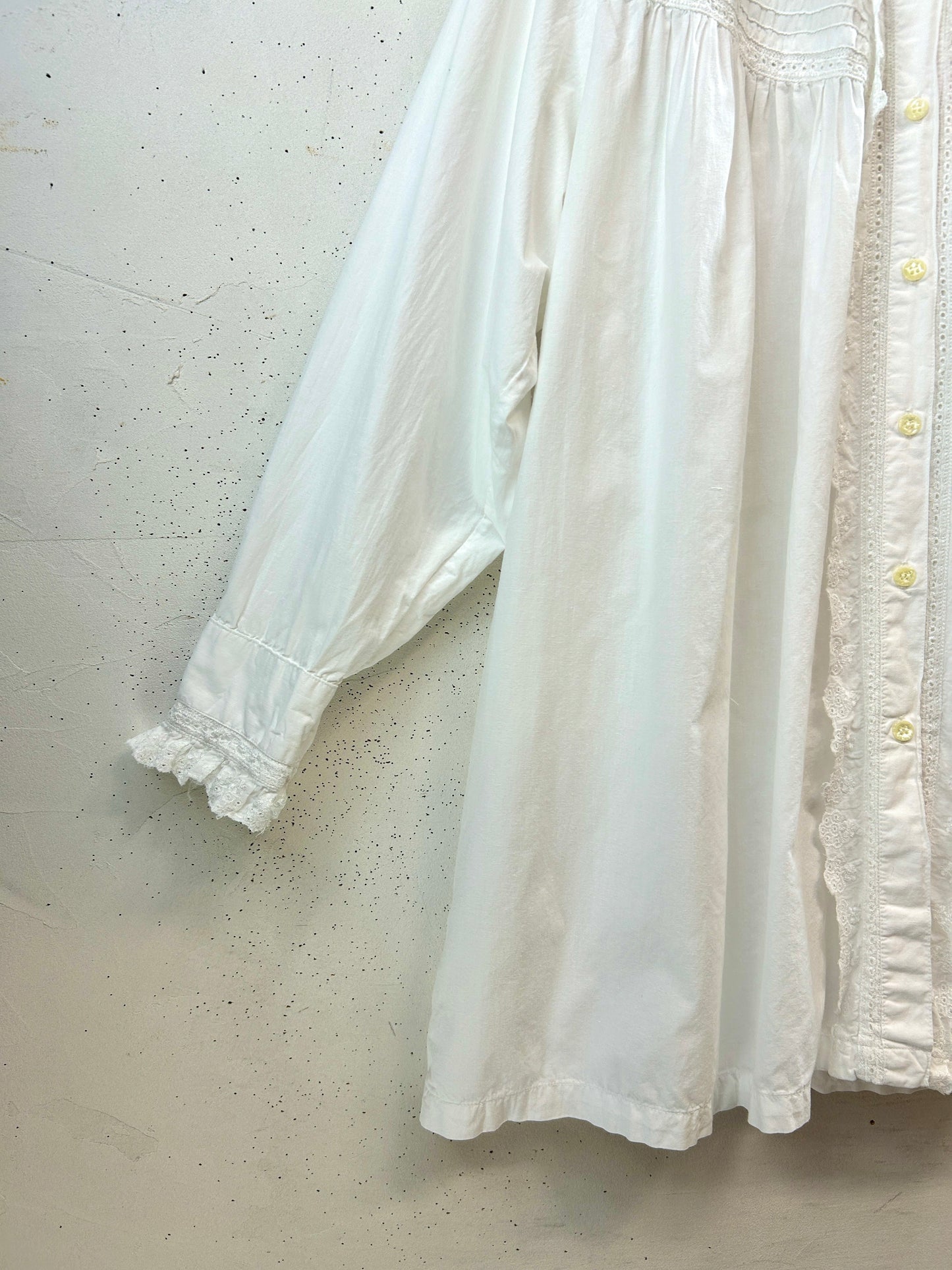 Vintage White Blouse [D32381]