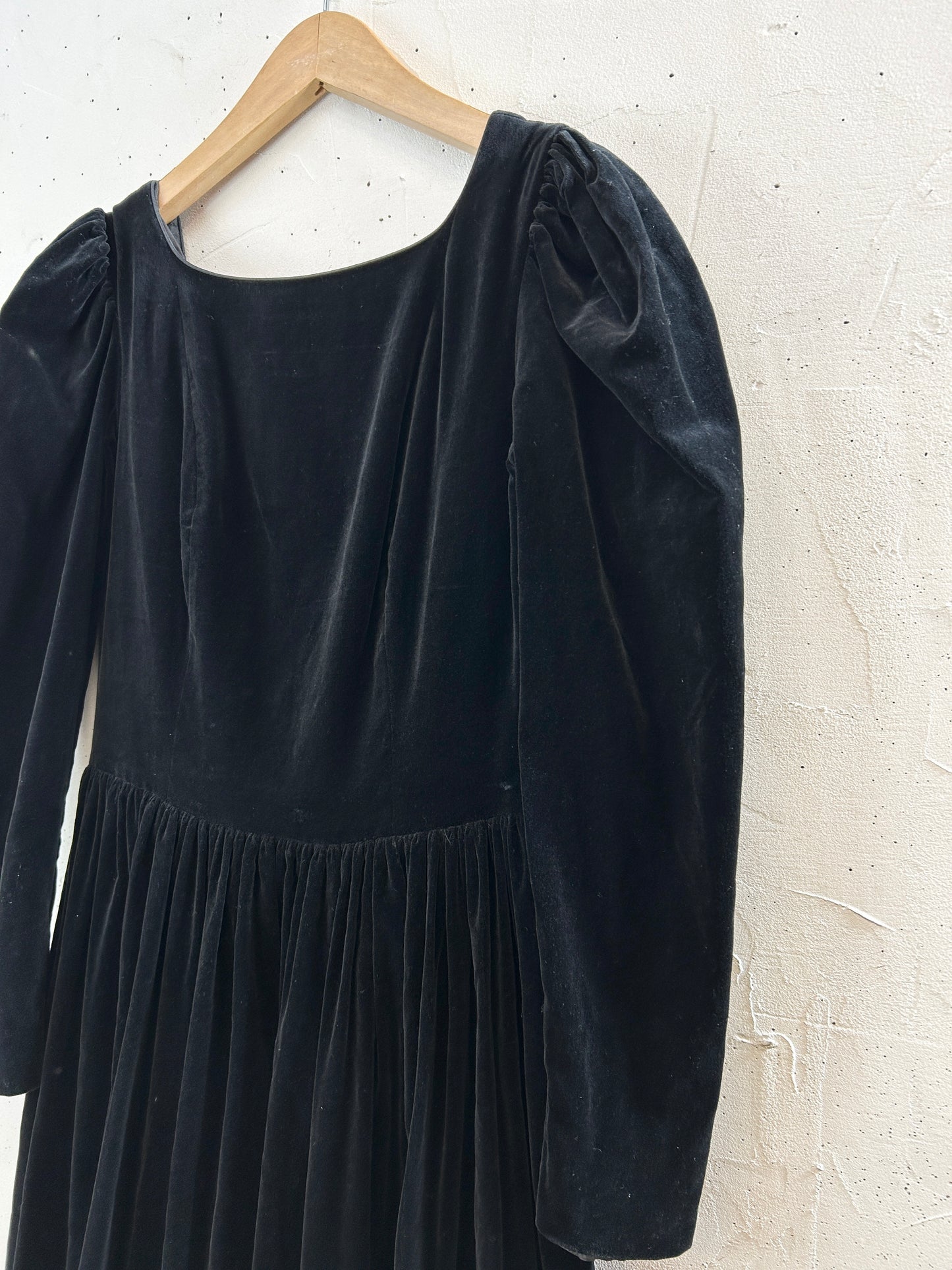 Vintage Velour Dress 〜Laura Ashley〜 [J30666]