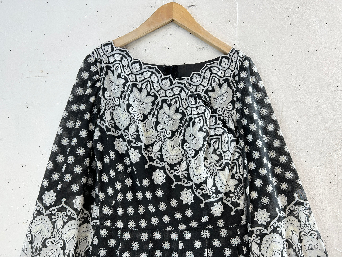 '70s Vintage Dress [J30640]