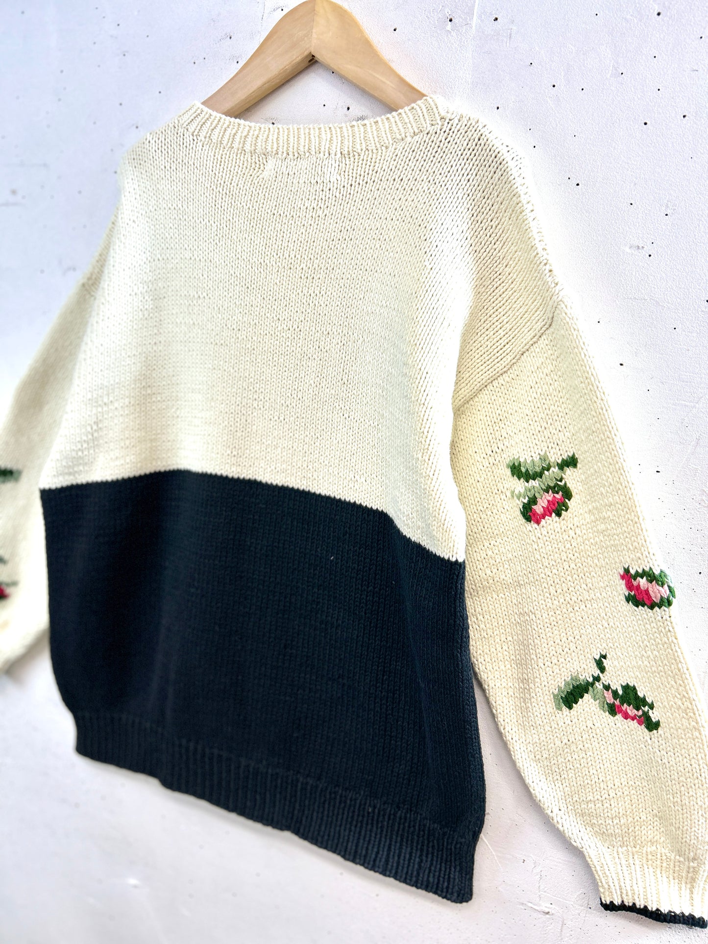 Vintage Sweater Designed in Australia  [A31222]