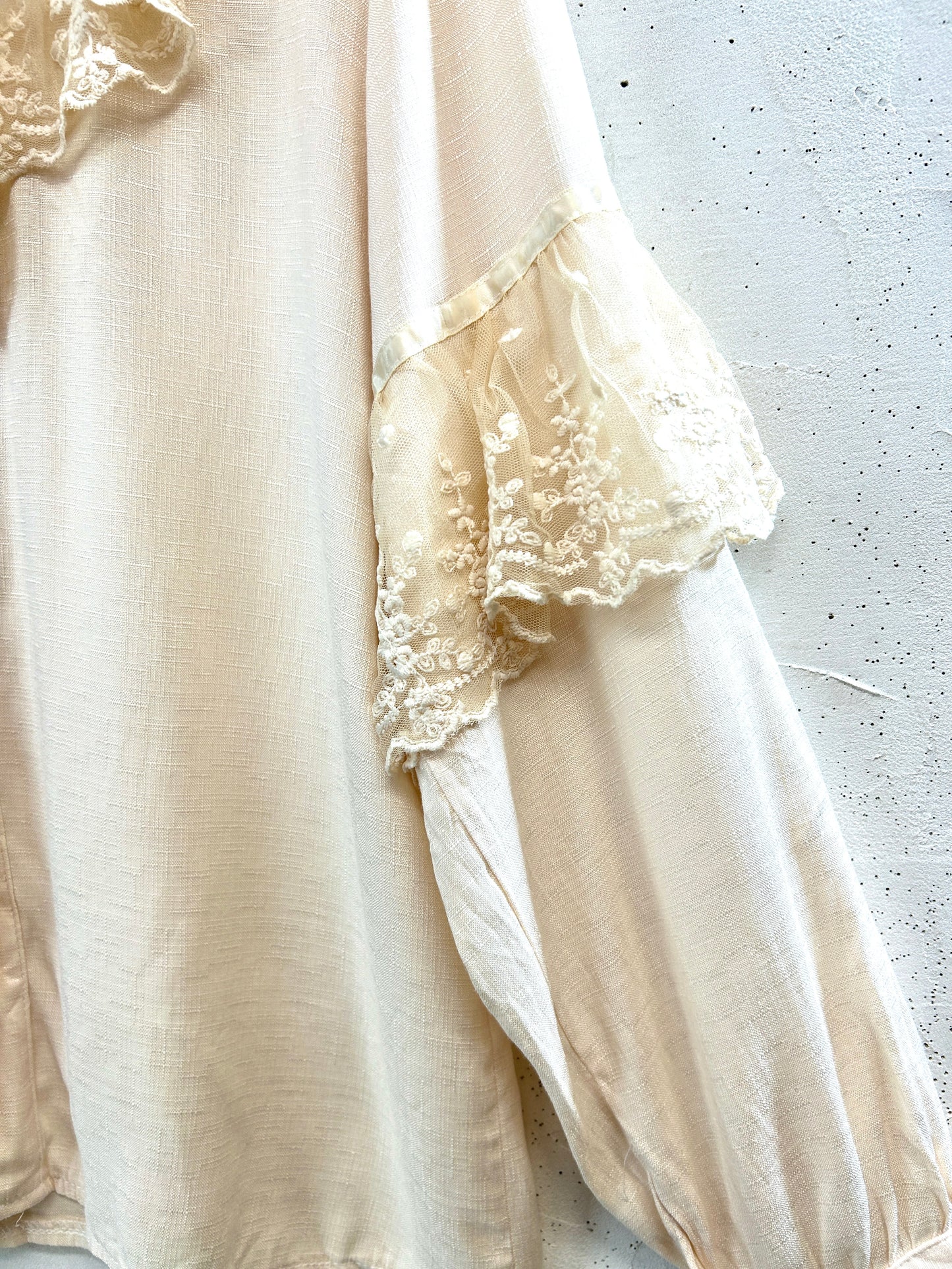 Vintage White Blouse [E32487]