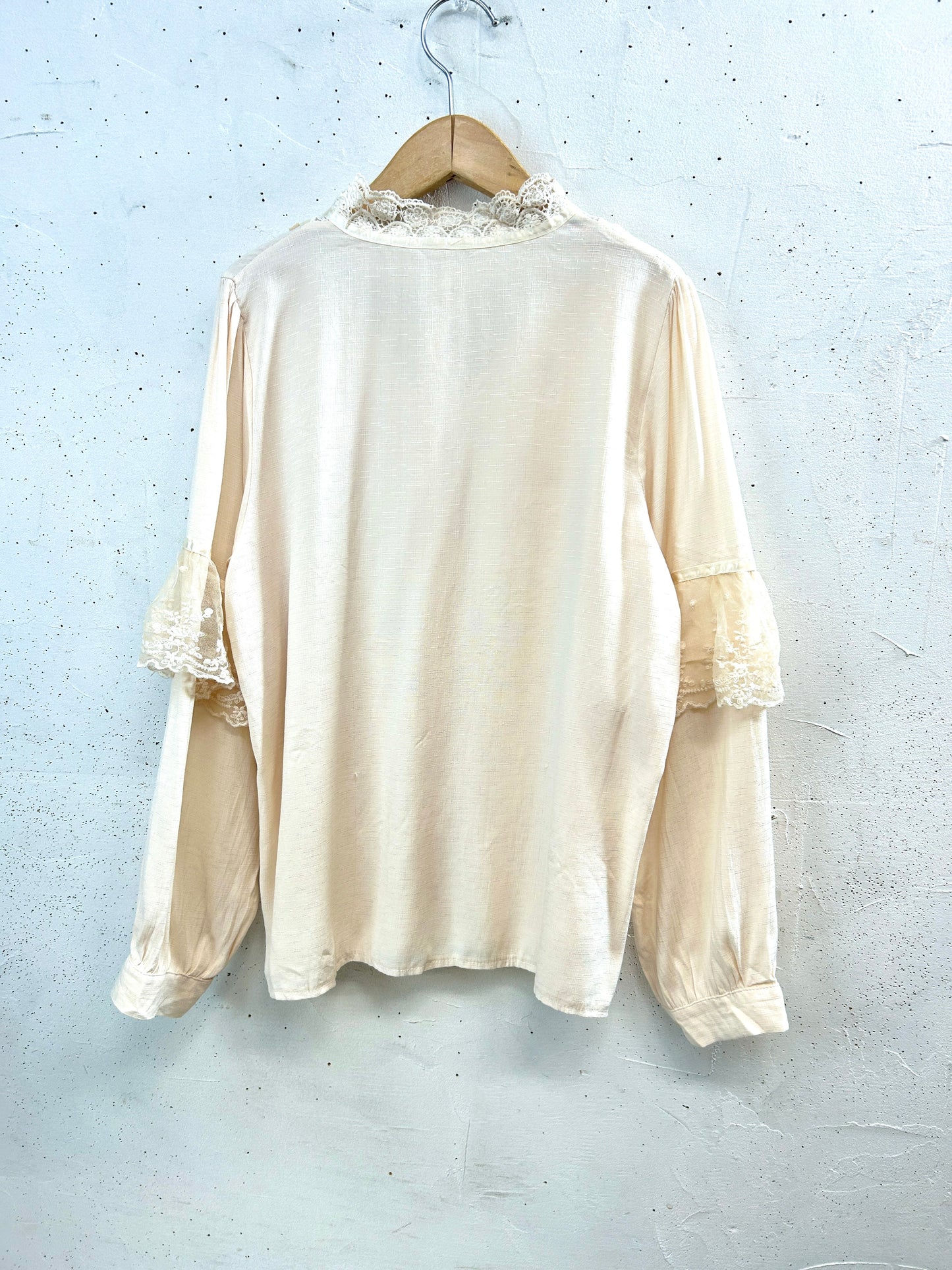 Vintage White Blouse [E32487]