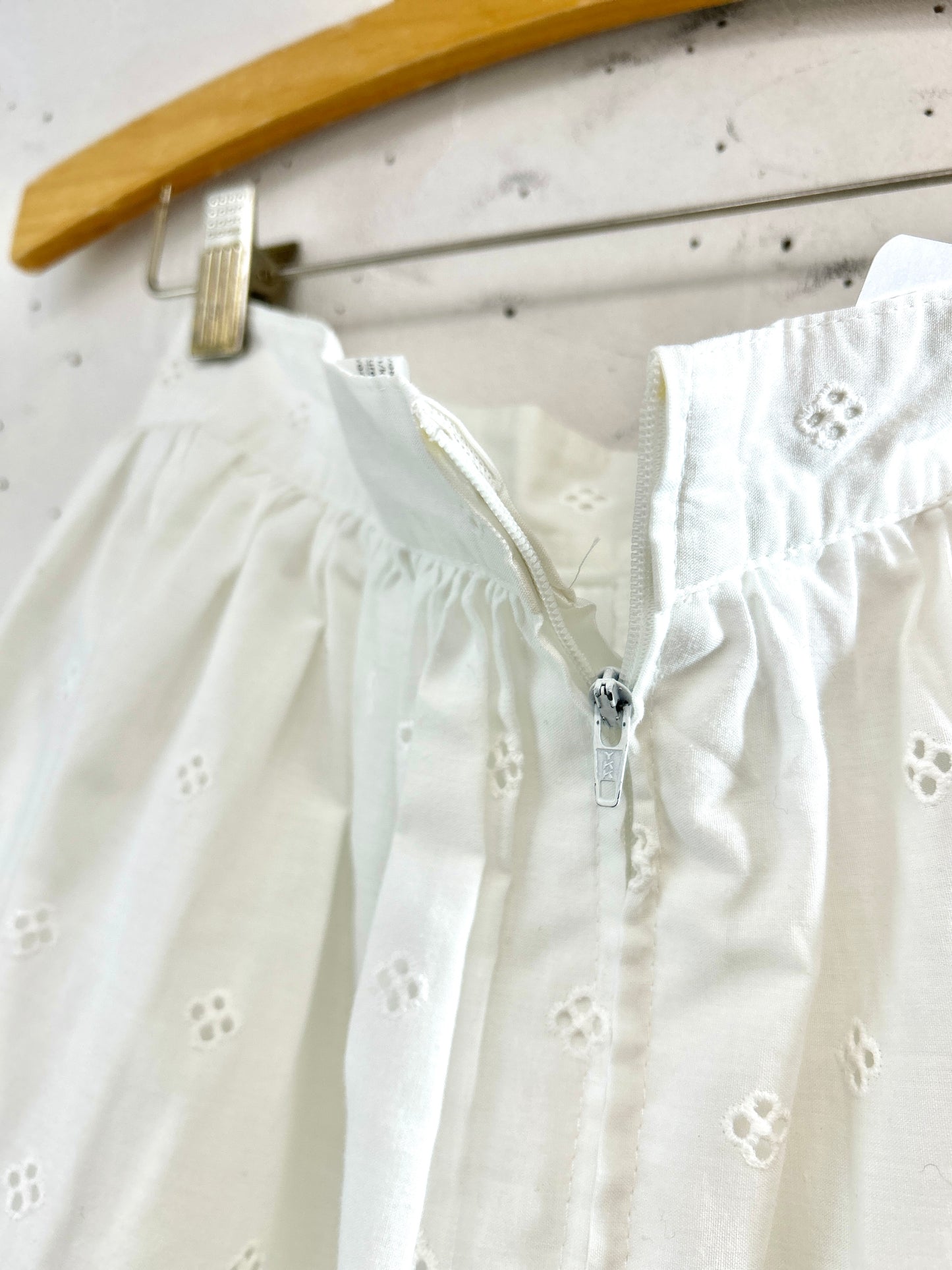 Vintage White Skirt MADE IN WEST GERMANY [A31462]
