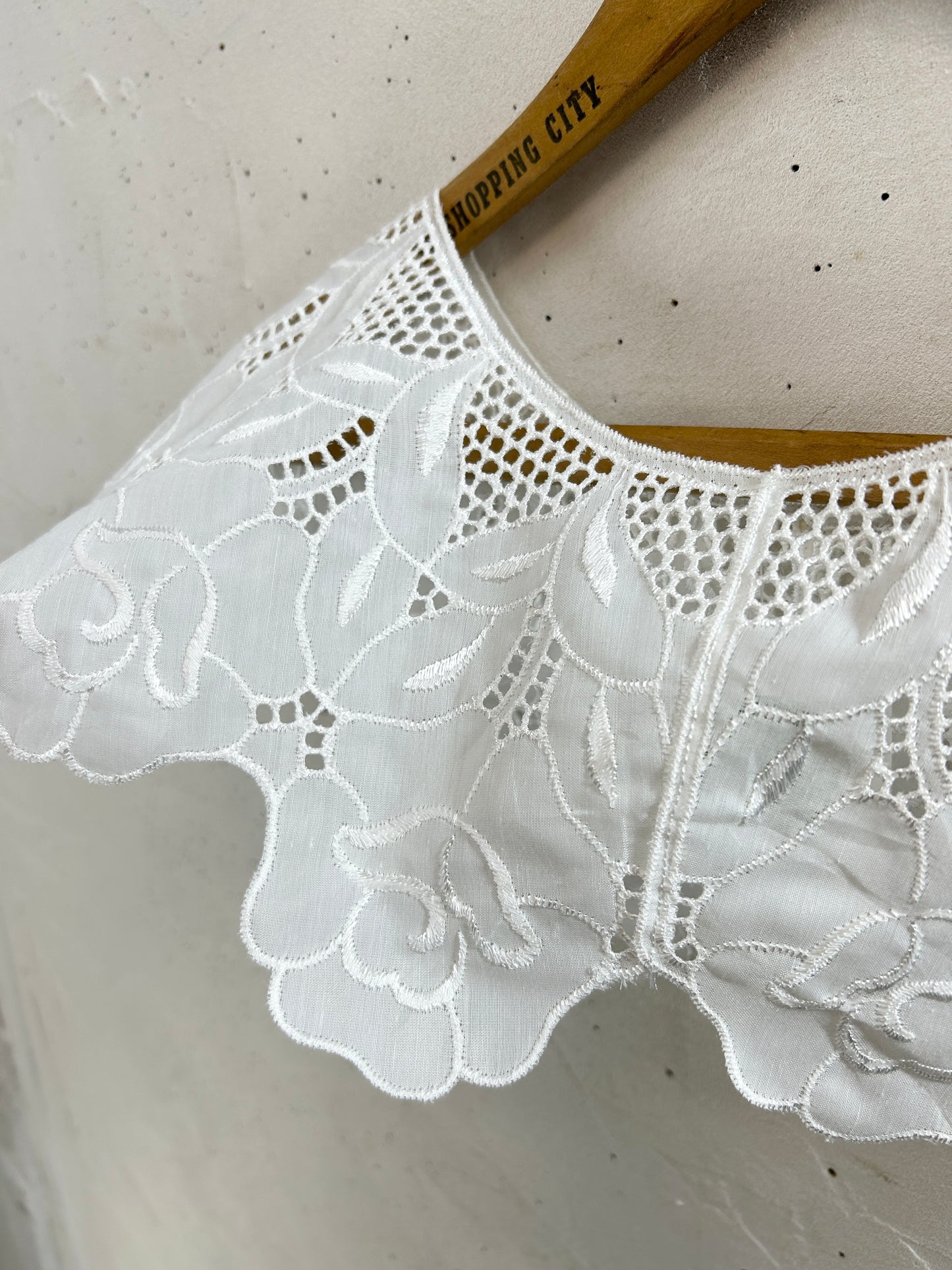 Vintage Lace Collar [J30461]