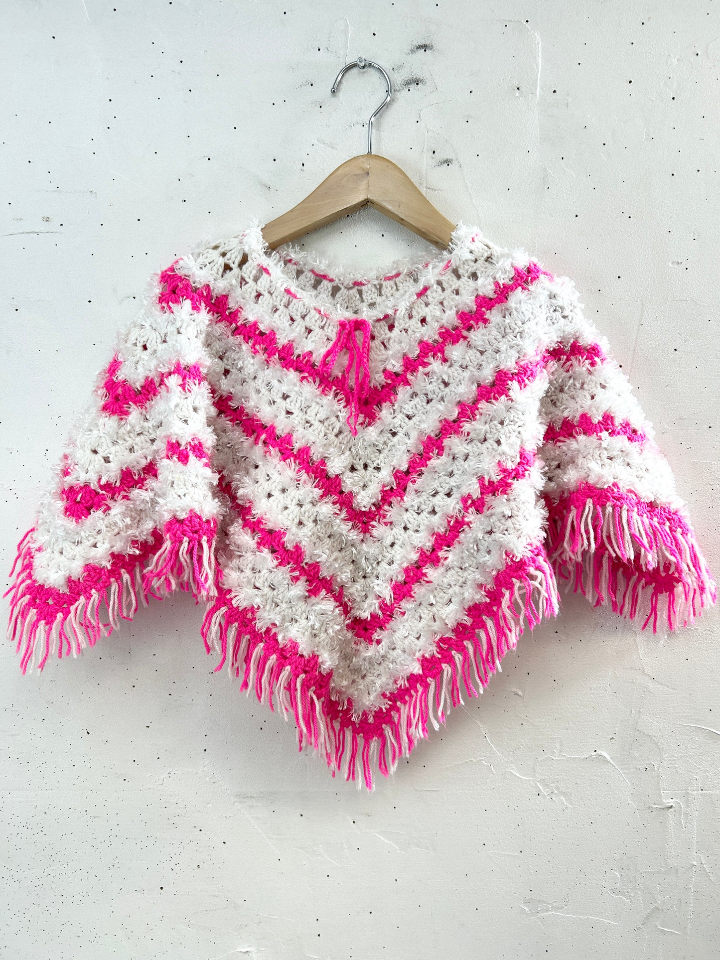 Vintage Knit Poncho [J30604]