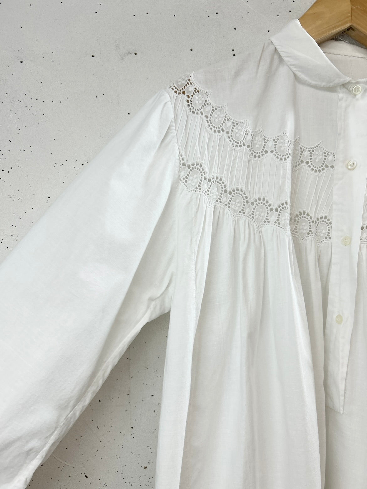 Vintage White Blouse [E32316]