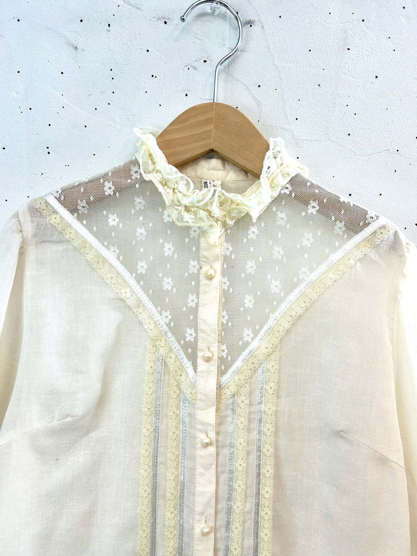 Vintage White Blouse [E32484]