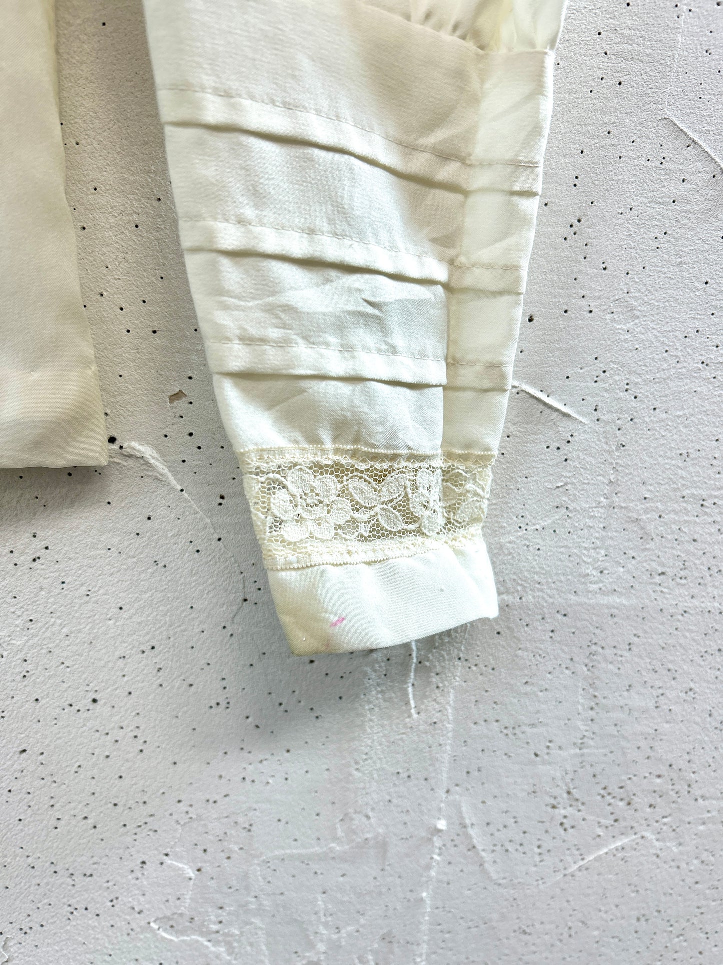 Vintage White Blouse MADE IN USA [B31687]