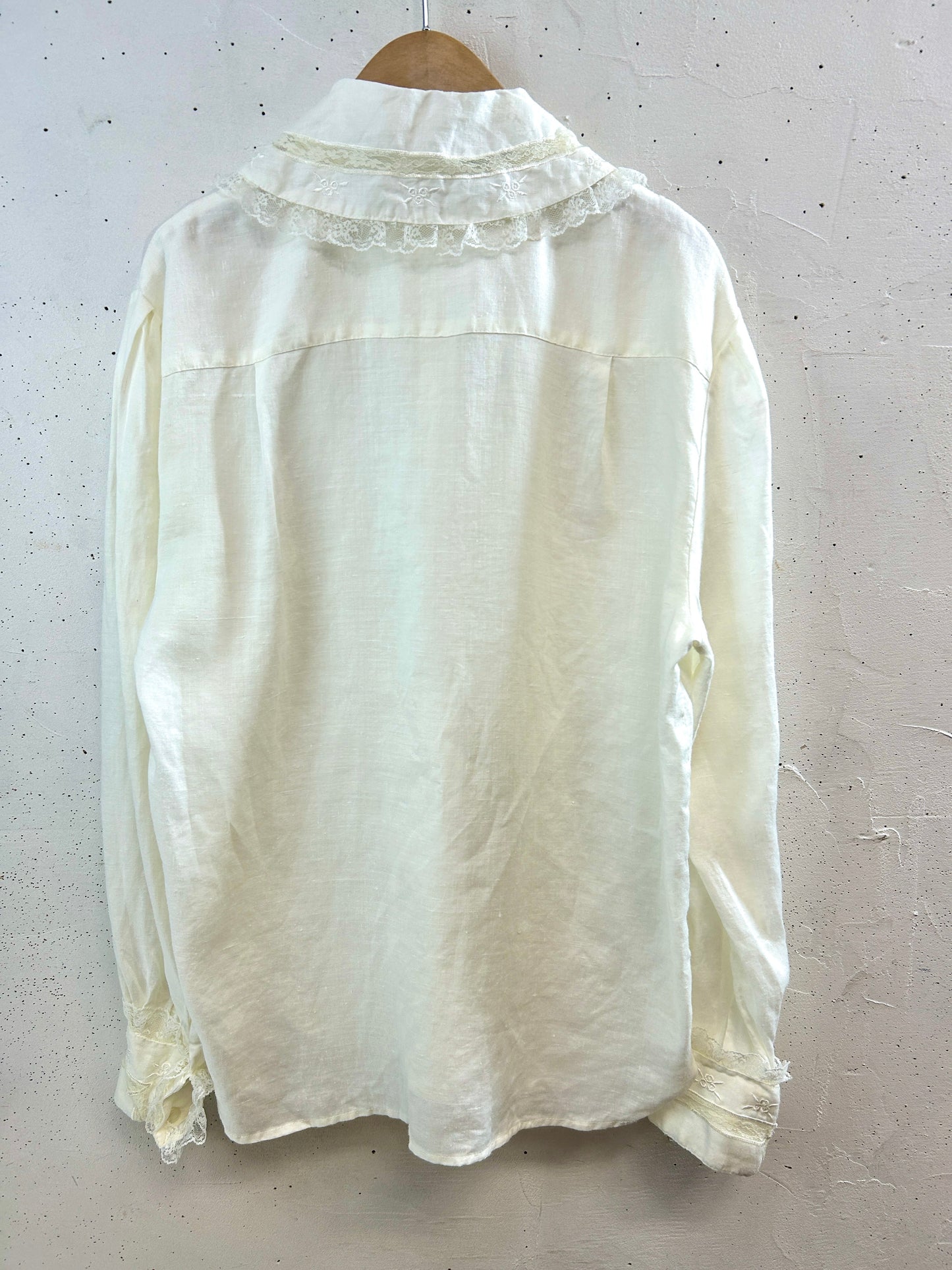 Vintage White Blouse [D32382]