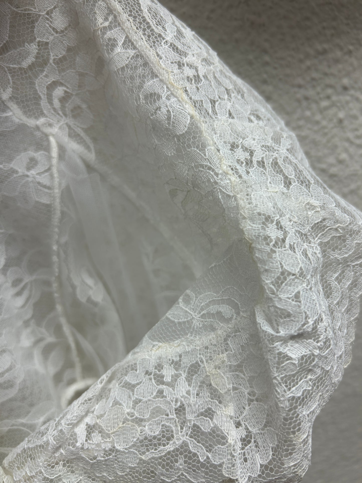 Vintage Gown [H30767]