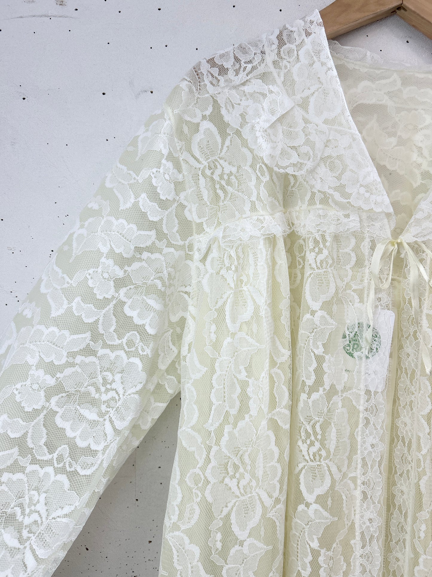 Vintage Lace Gown [C31746]