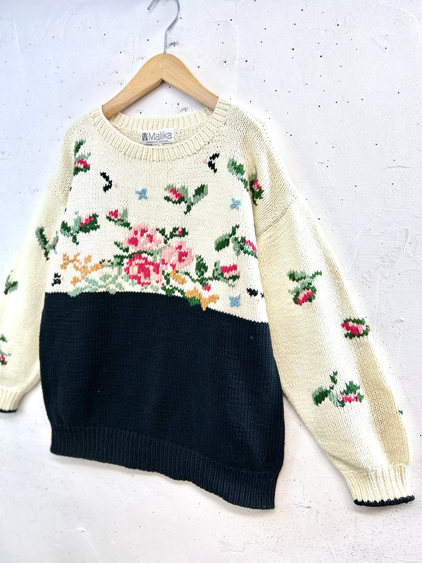 Vintage Sweater Designed in Australia  [A31222]