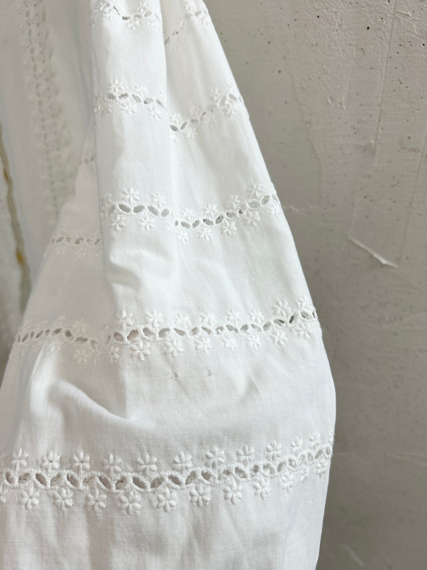 Vintage White Blouse [C31822]