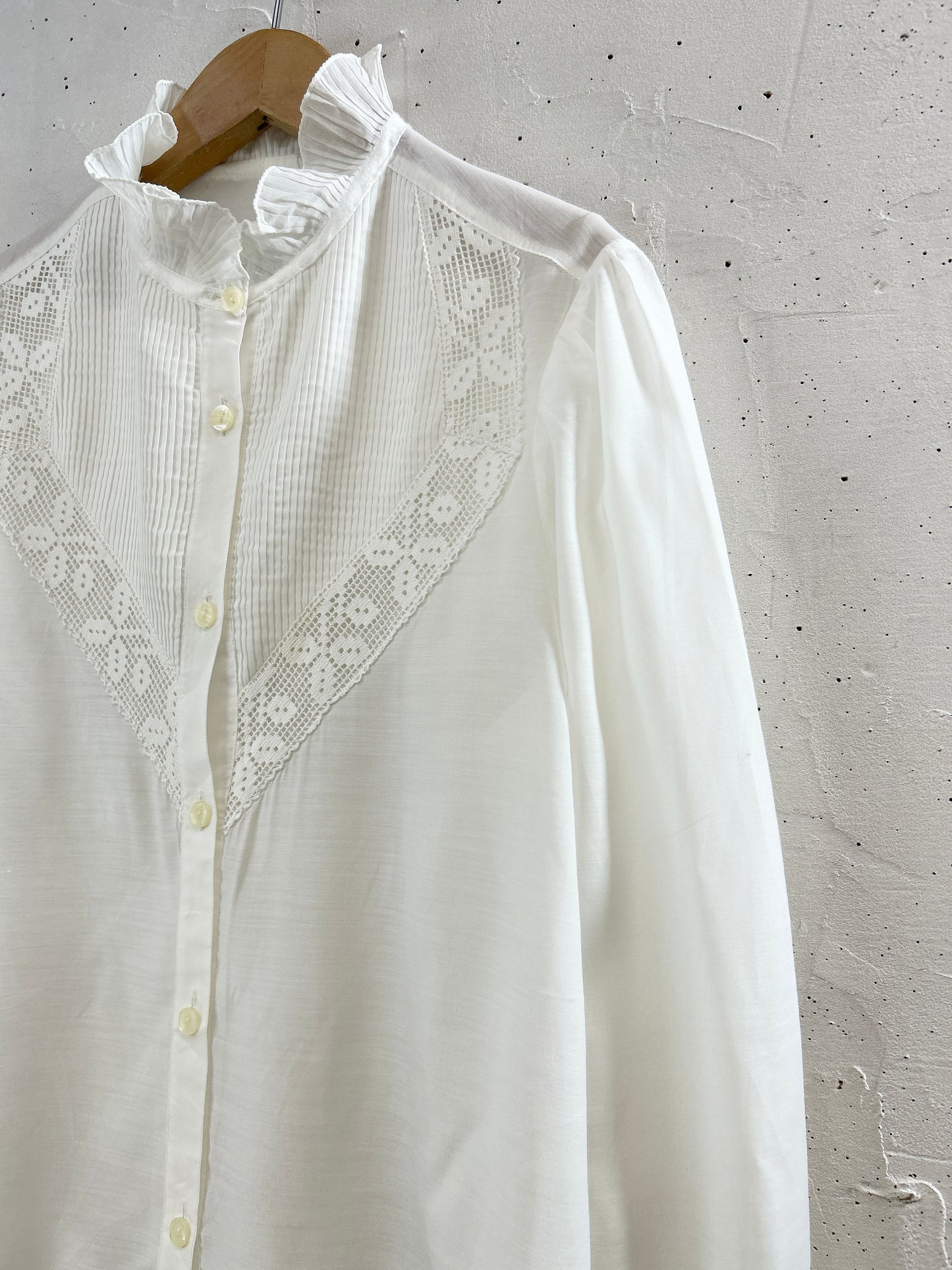 Vintage White Blouse [F32615]