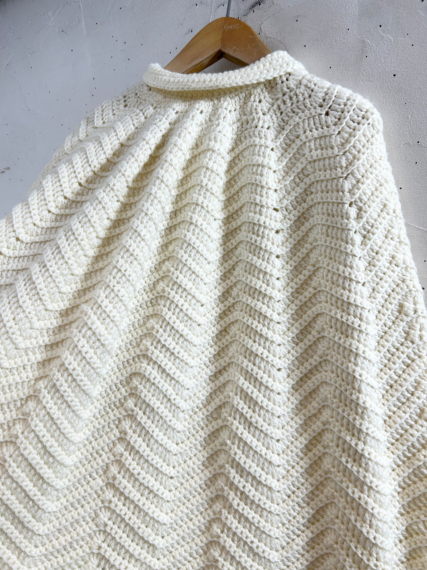 Vintage Knit Poncho [J30570]