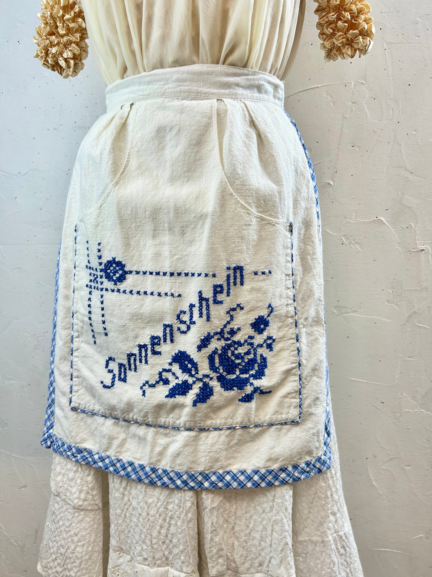 Vintage Cross Stitch Apron [G30717]