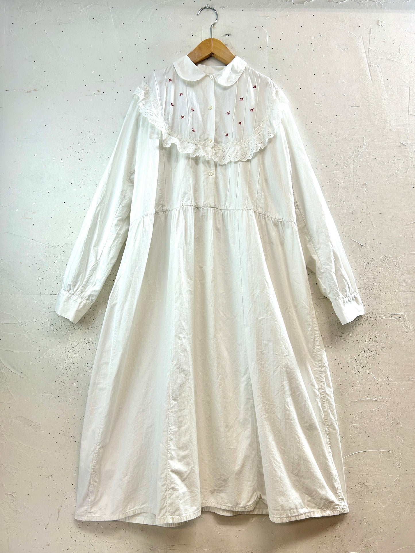Vintage White Dress [E32529]