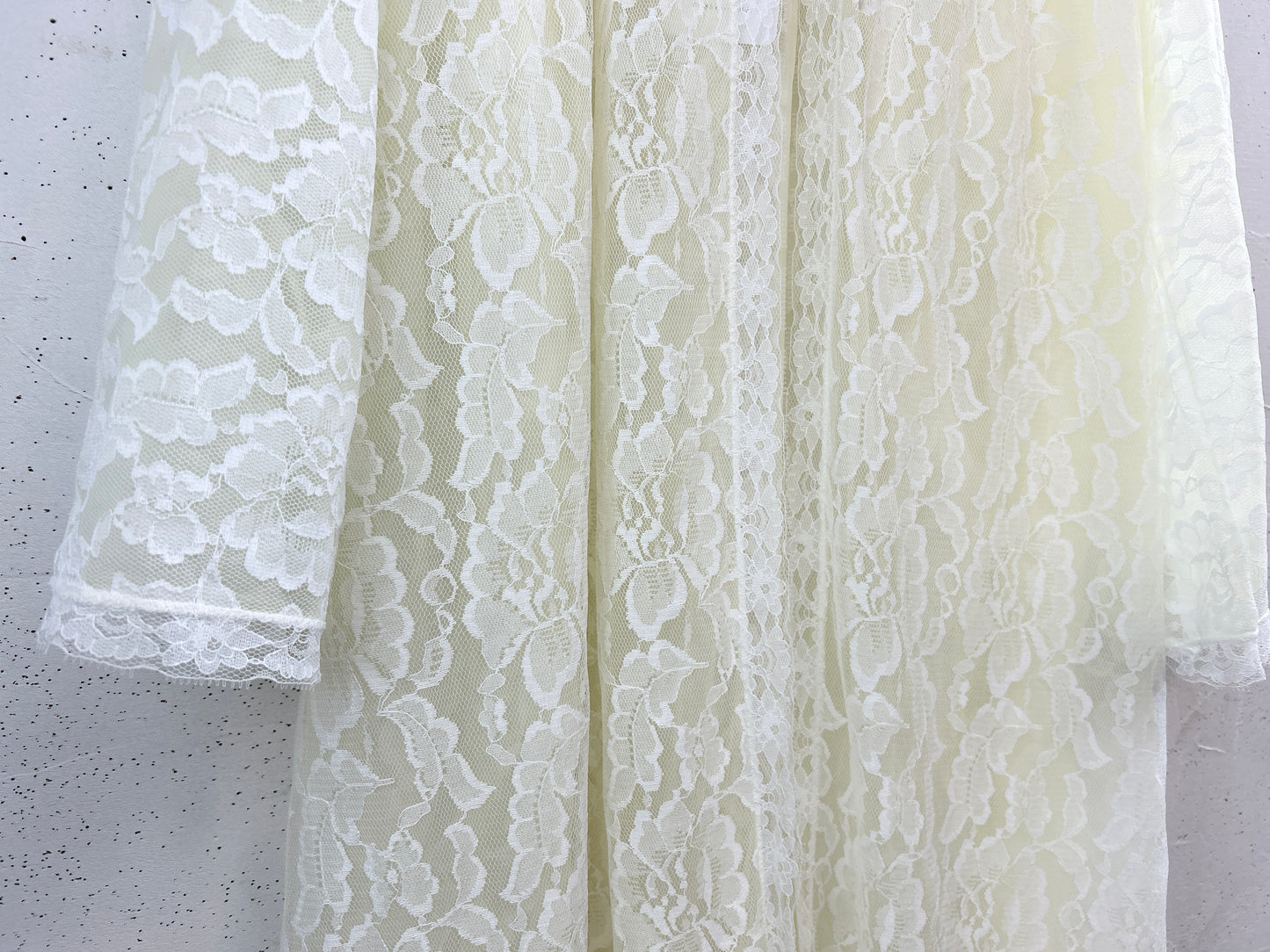Vintage Lace Gown [C31746]