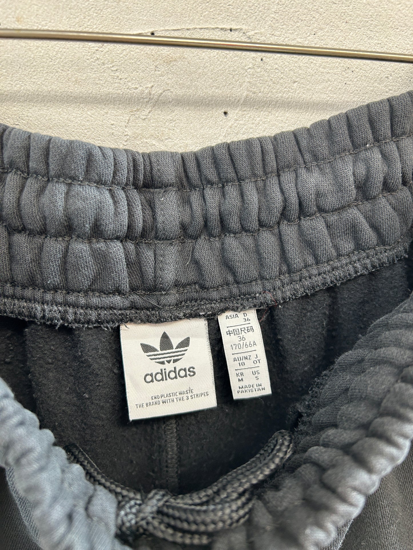 Vintage Sweat Pants 〜adidas〜 [A31425]