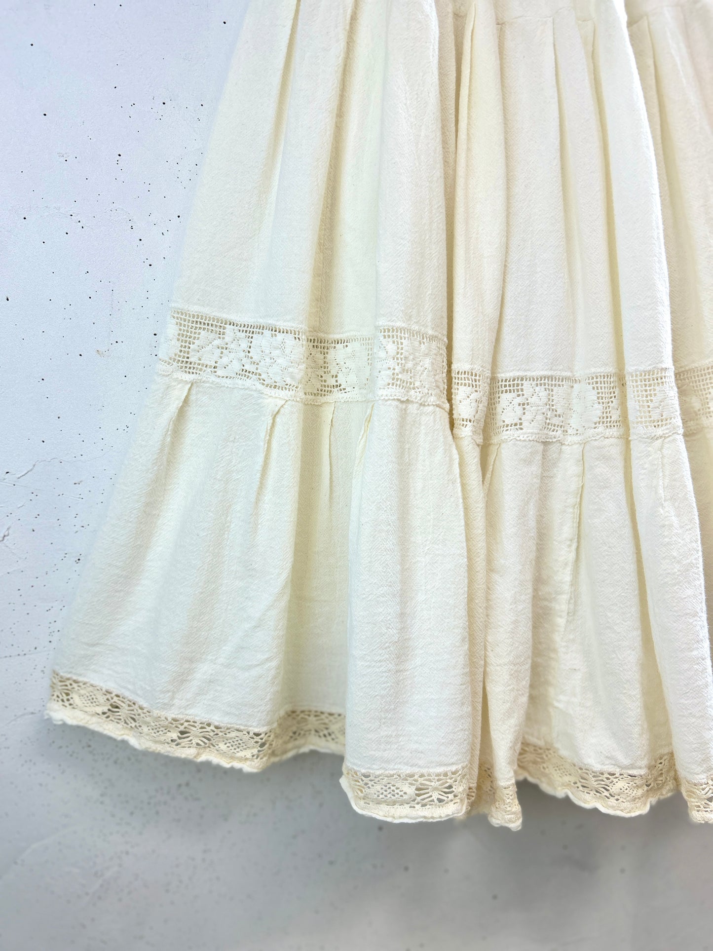 Vintage White Skirt [B31682]