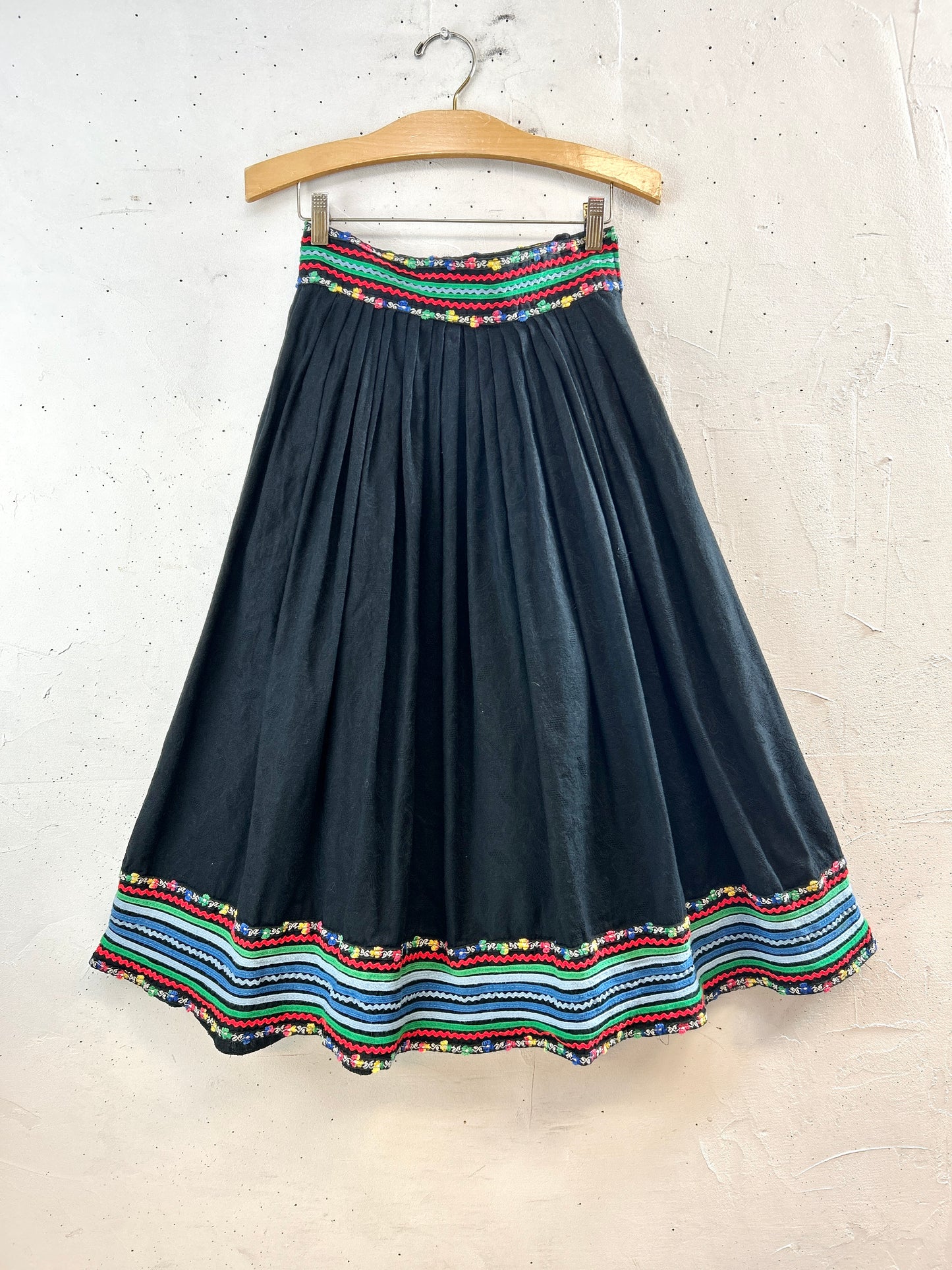 Vintage Tyrol Skirt [J30591]