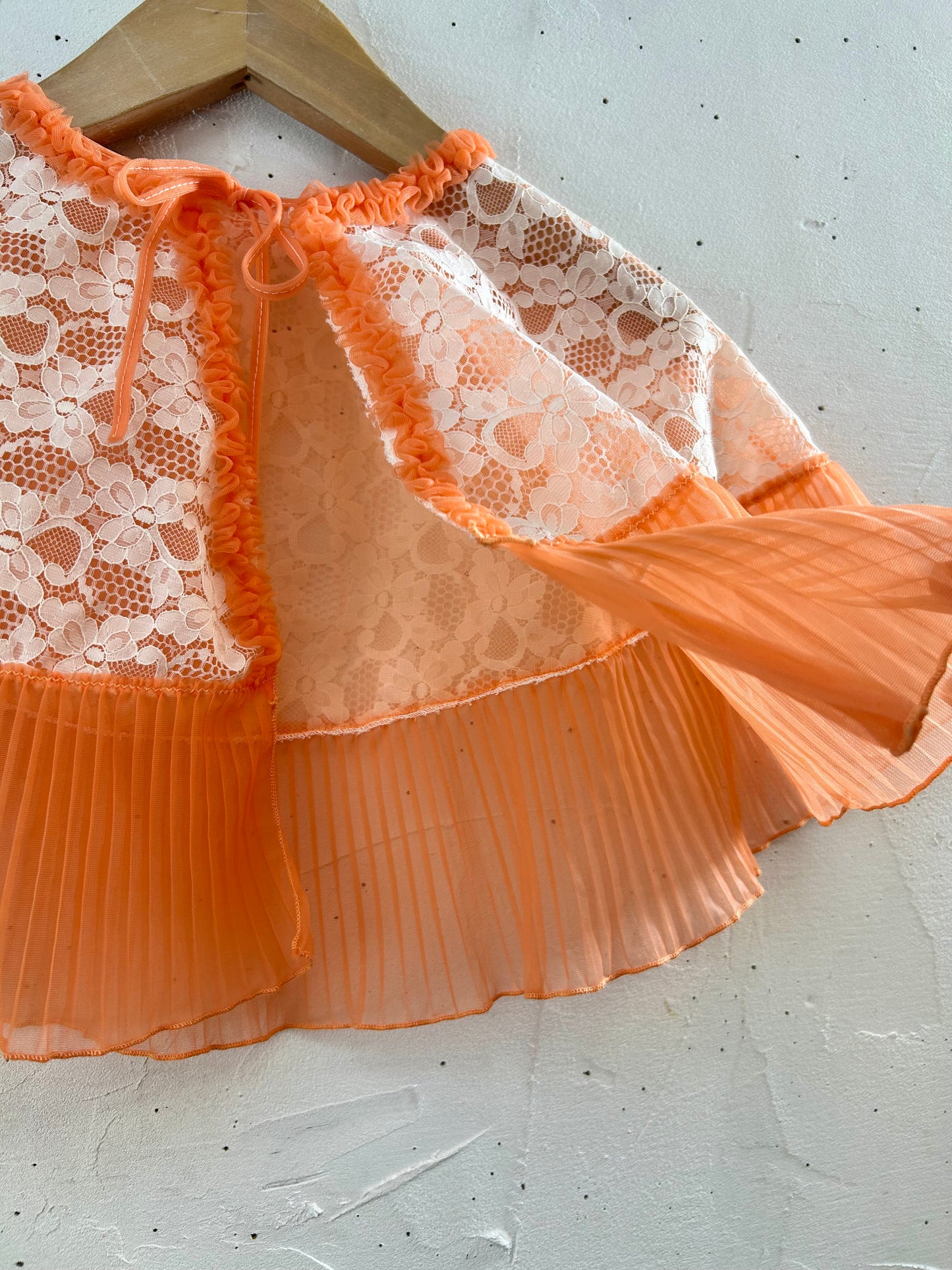 Vintage Lace Short Cape [G30778]