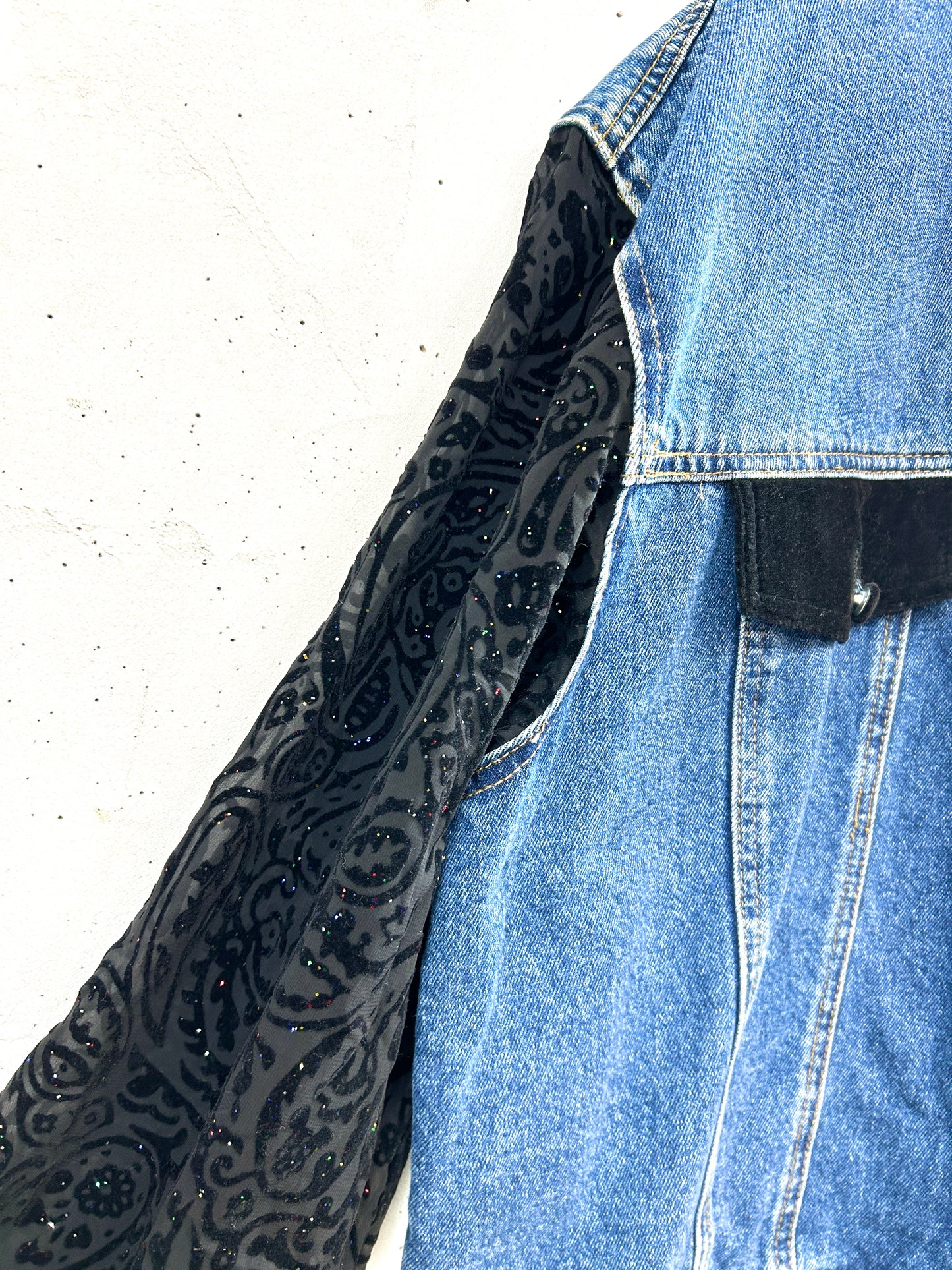 Vintage Denim Jacket [A31393]