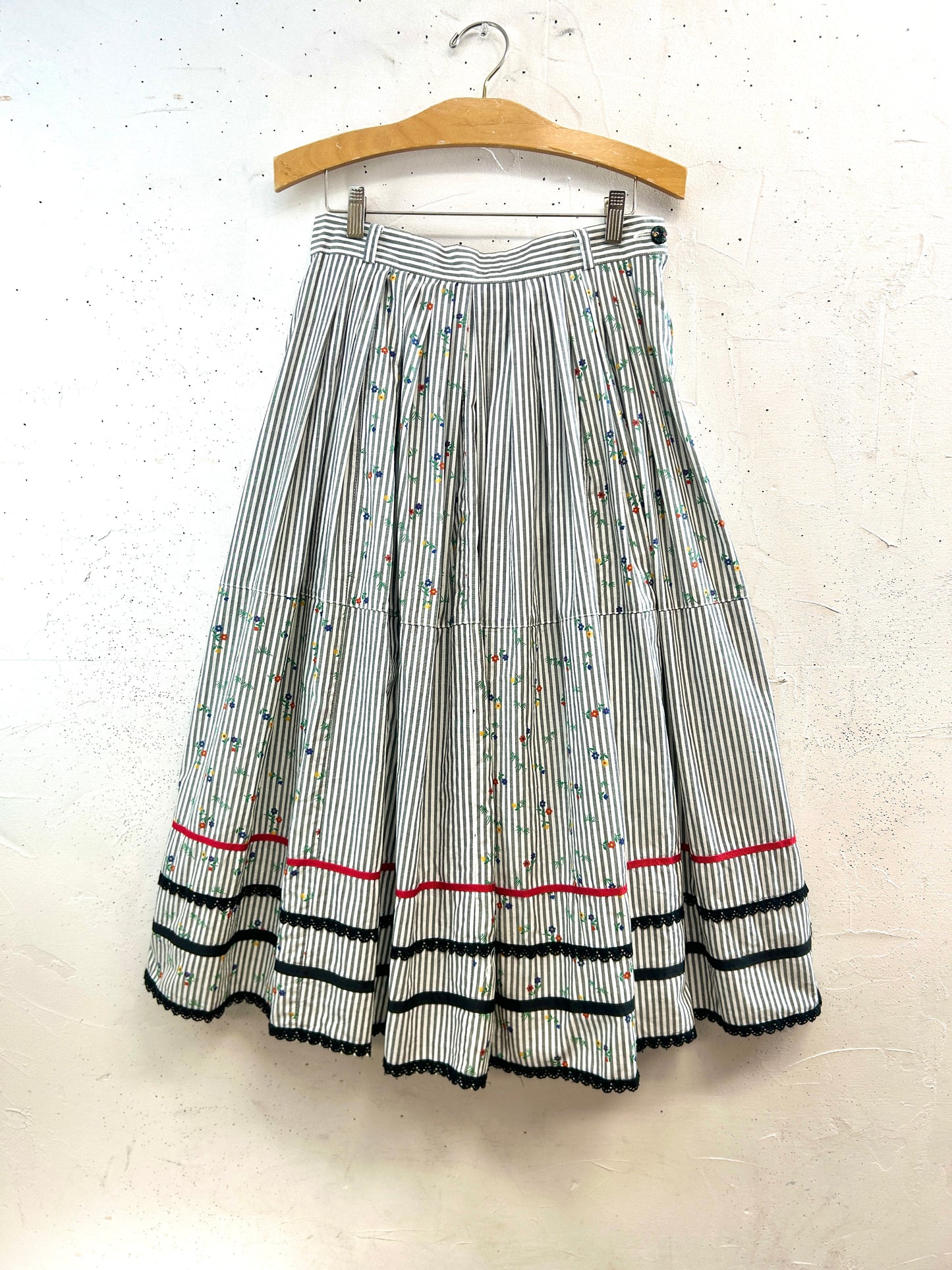 Vintage Tyrol Skirt  [D32234]
