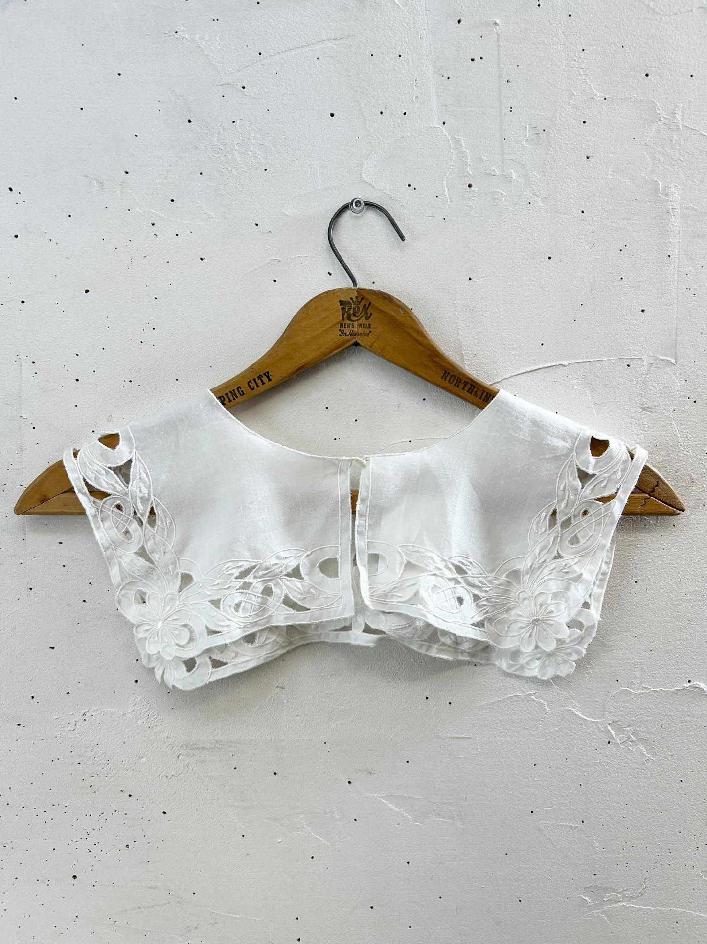 Vintage Lace Collar [J30460]