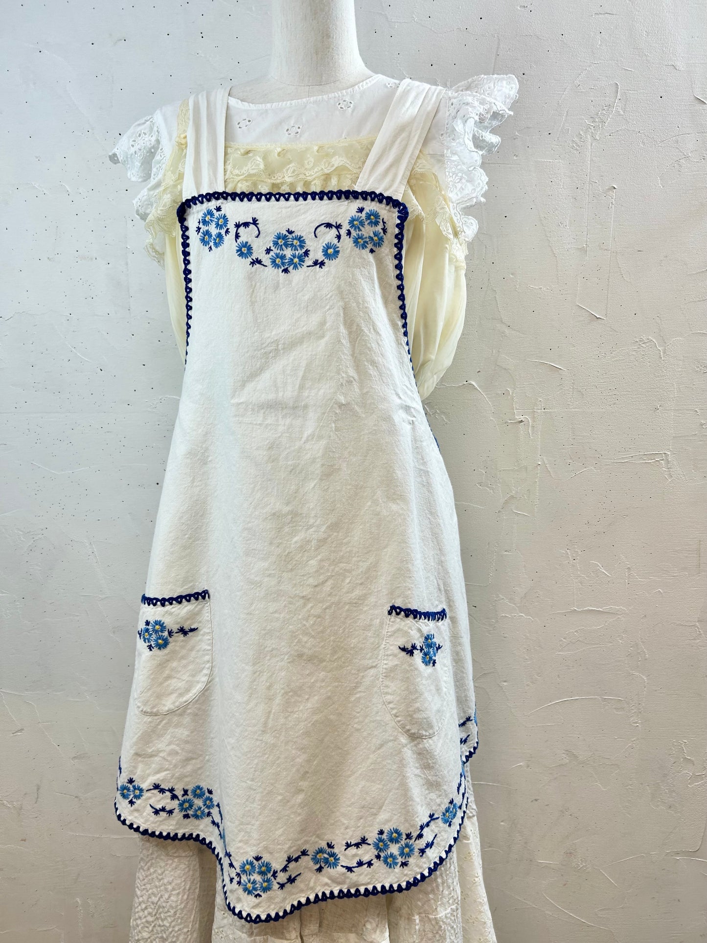 Vintage Embroidery Apron [G30718]