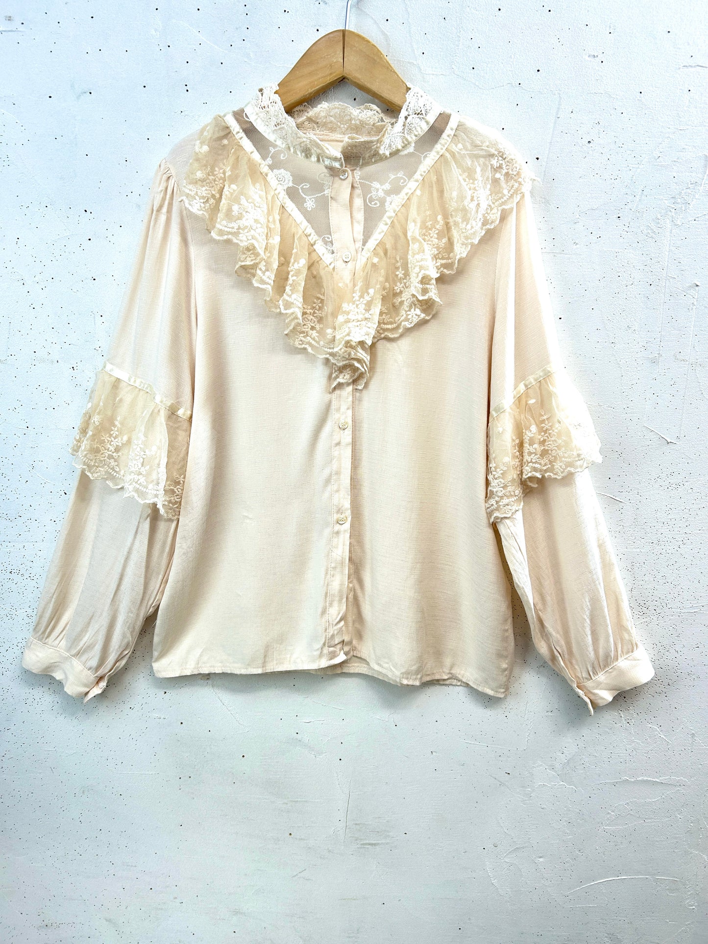 Vintage White Blouse [E32487]