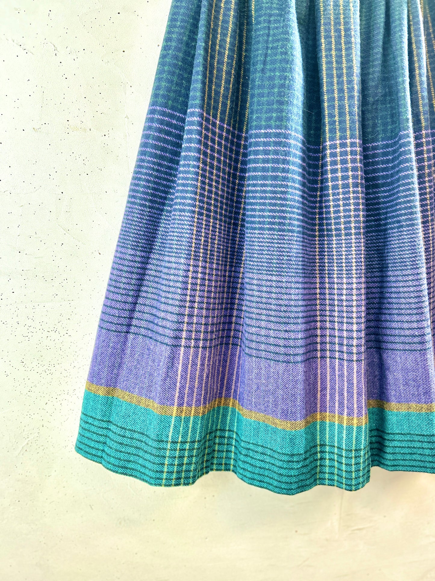 Vintage Plaid Skirt  MADE IN USA  [K30916]