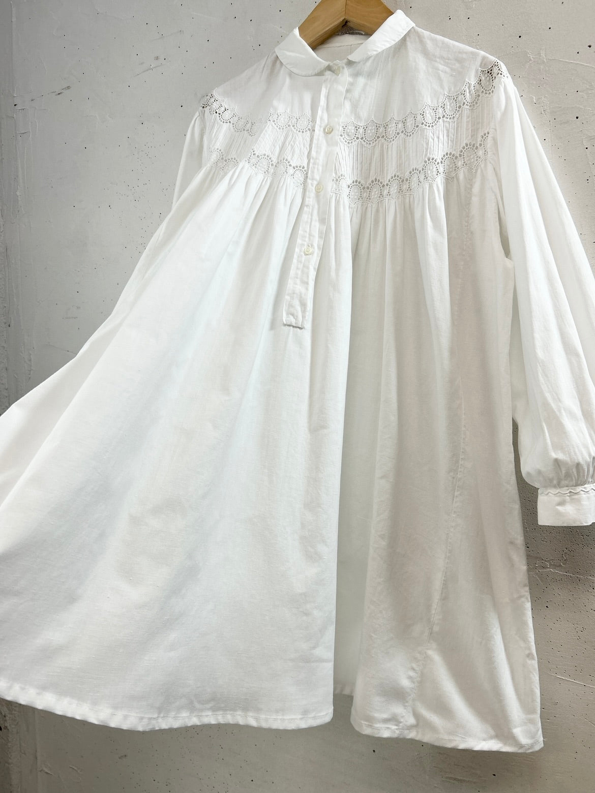 Vintage White Blouse [E32316]