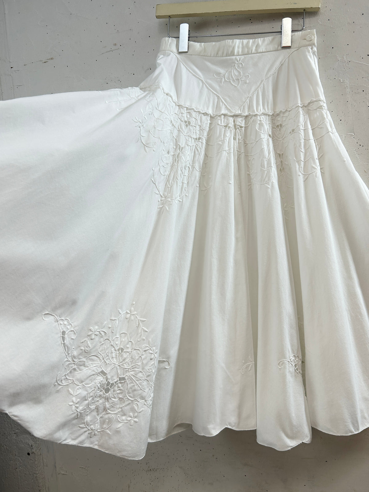 Vintage White Cutwork Skirt [J34077]