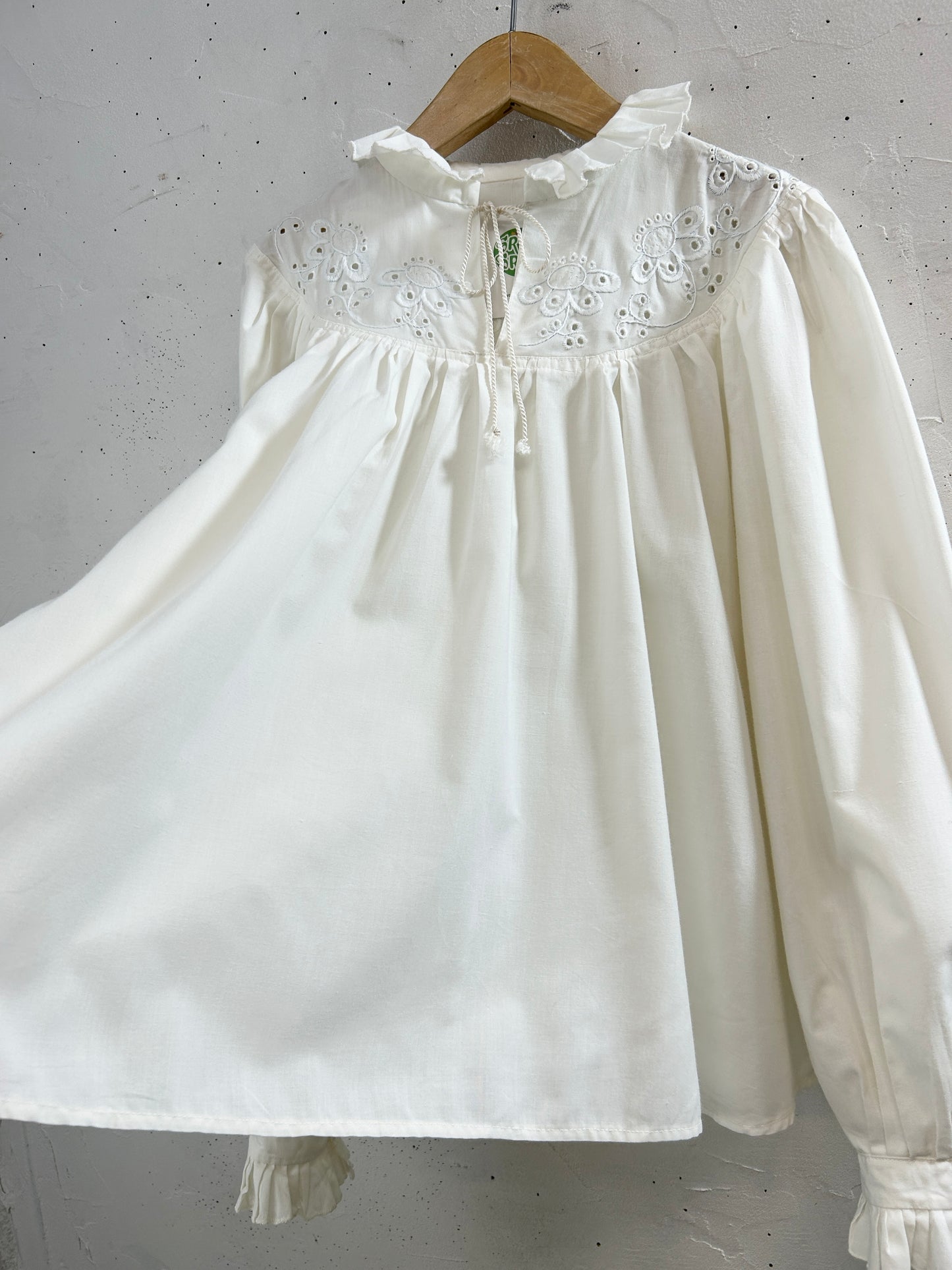 Vintage White Blouse [F32825]