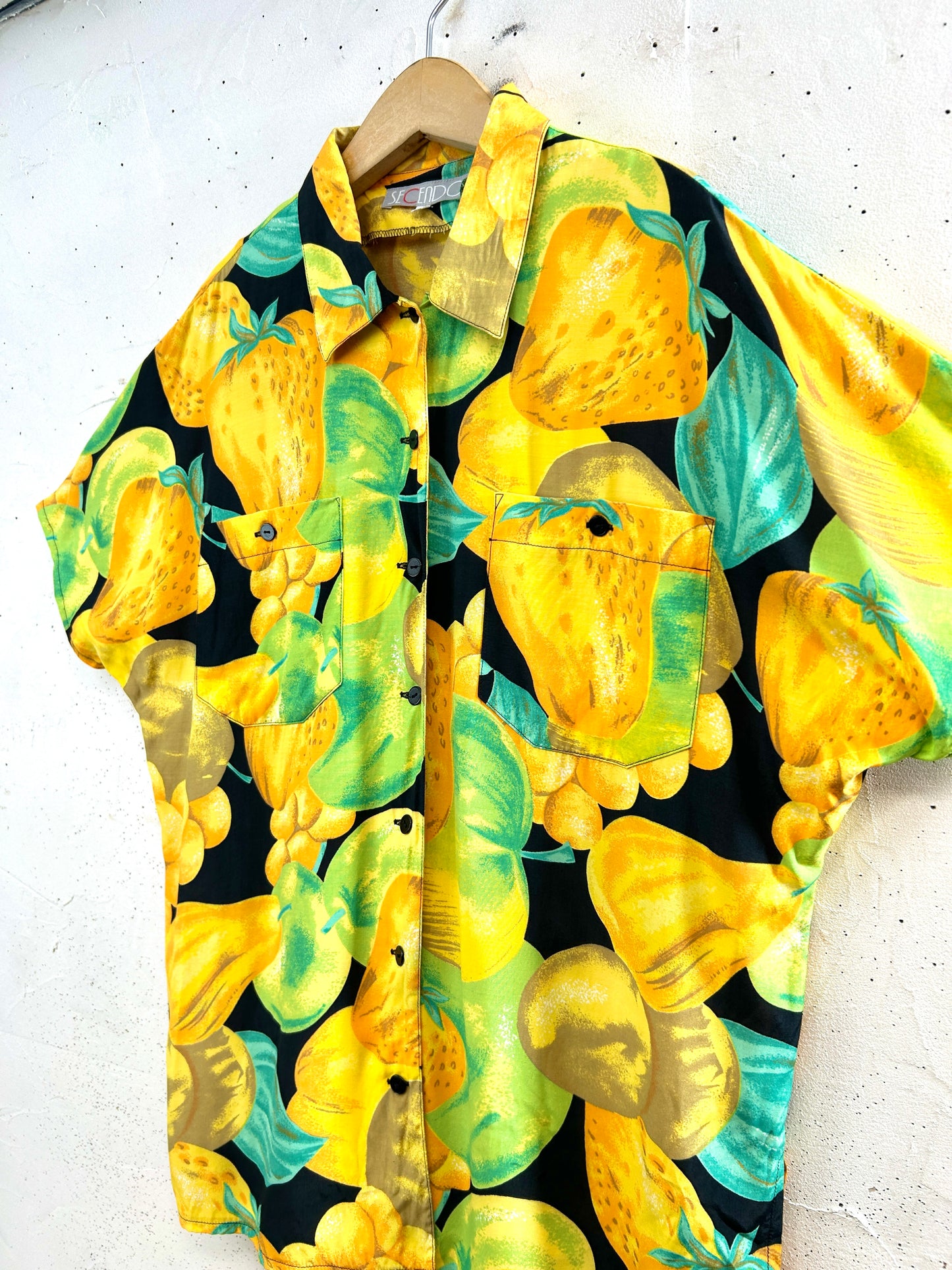 Vintage Fruit Shirt [G33200]