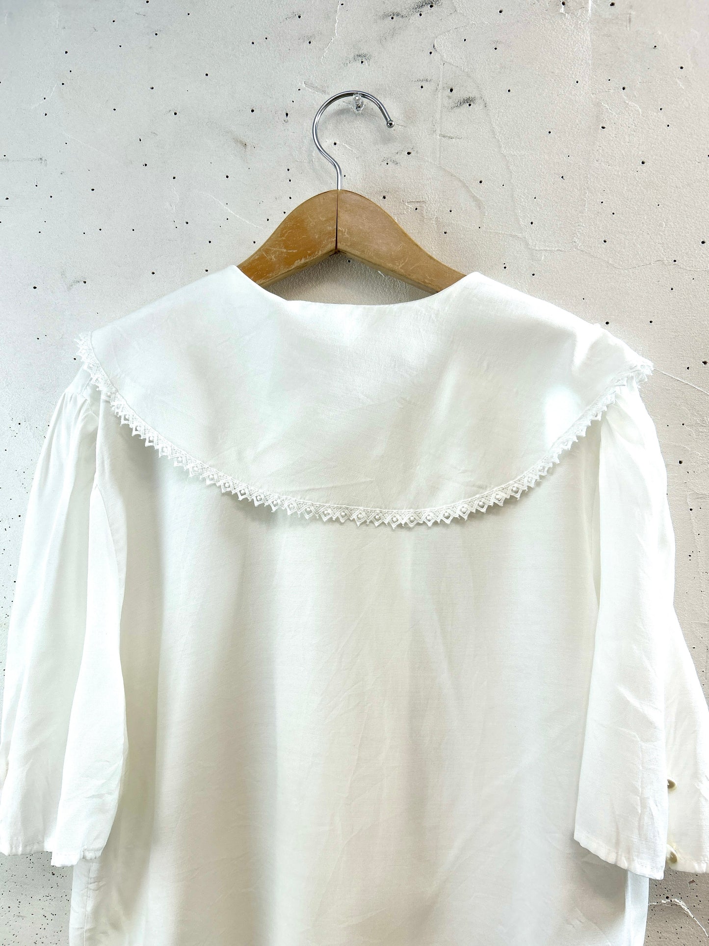 Vintage White Blouse [D32214]