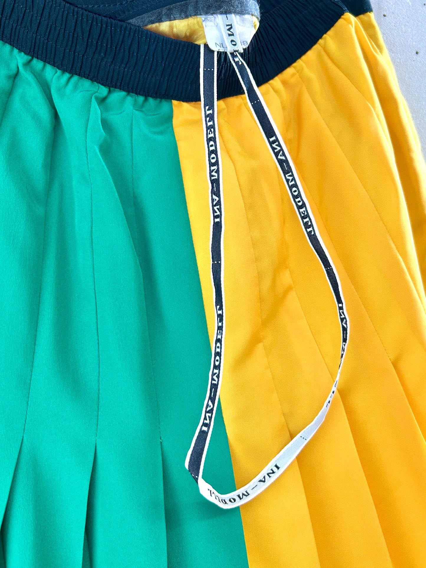 Vintage Pleats Skirt [G32963]