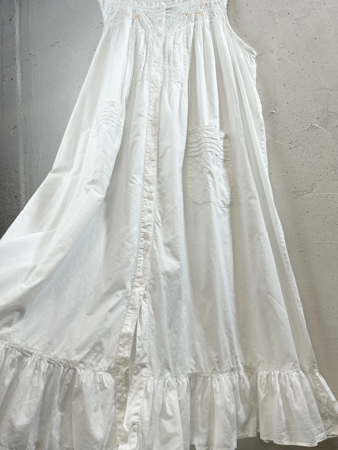 Vintage White Dress [E32325]