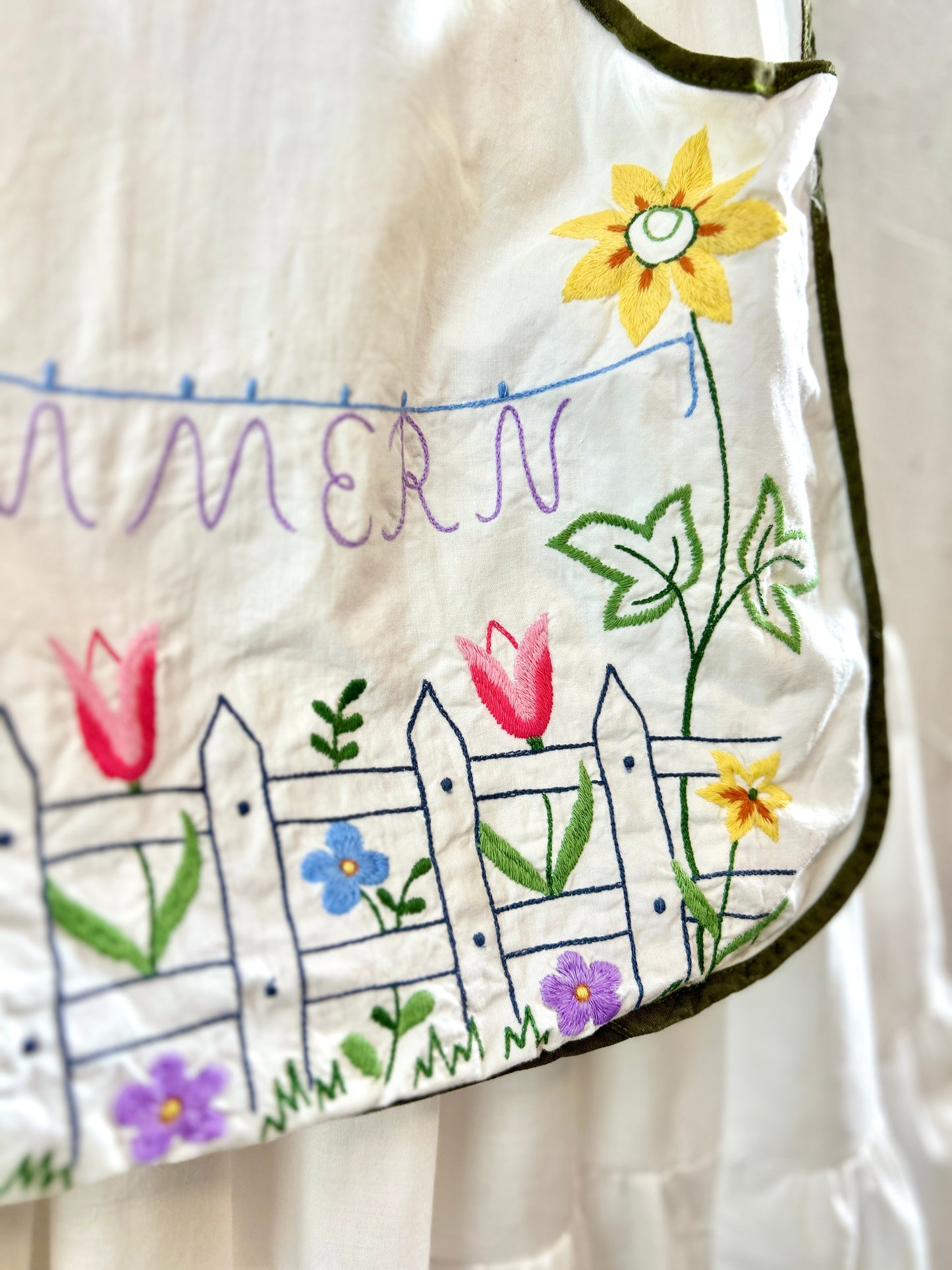 Vintage Apron [J30390]