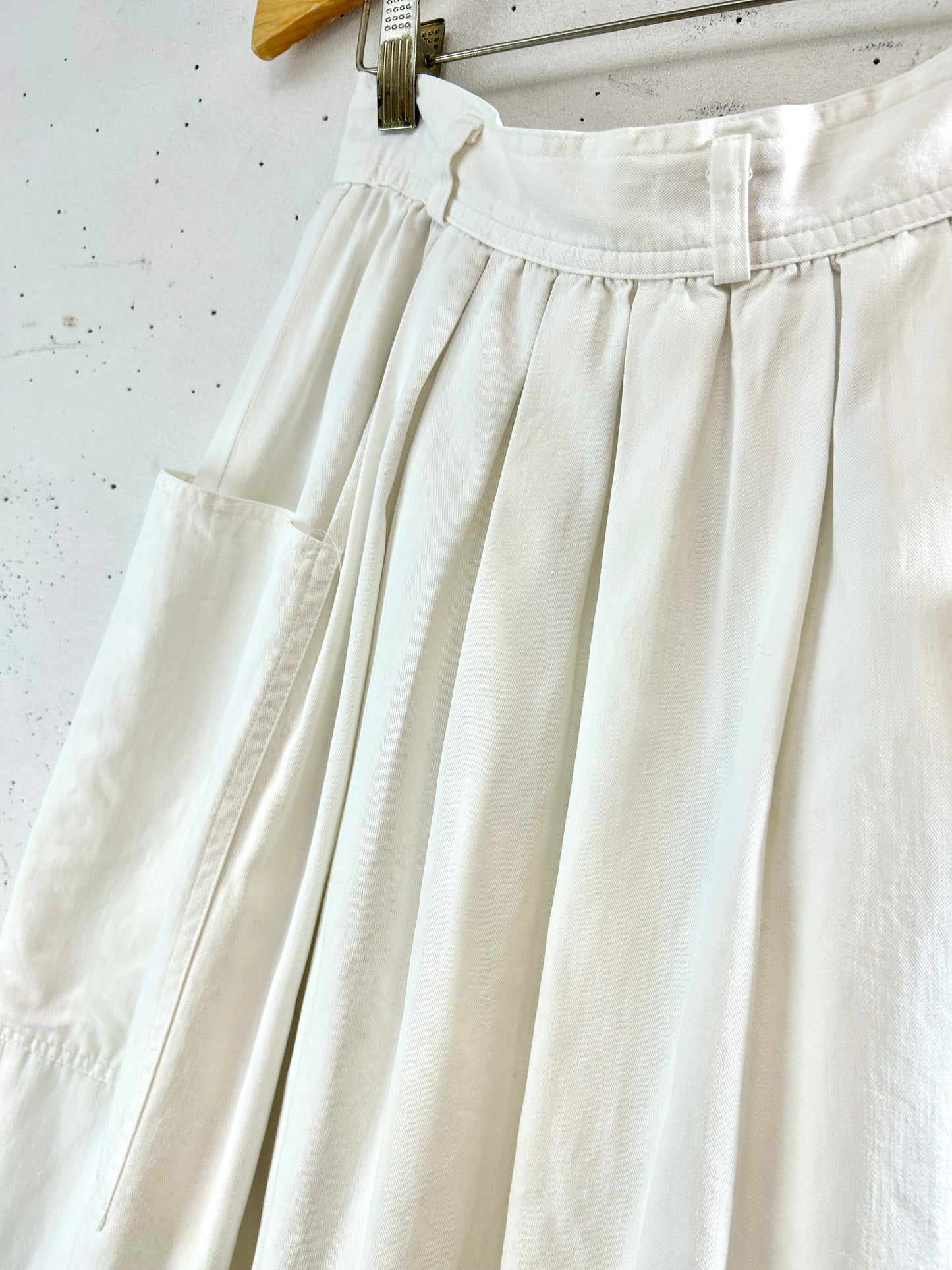 Vintage White Skirt [G33239]