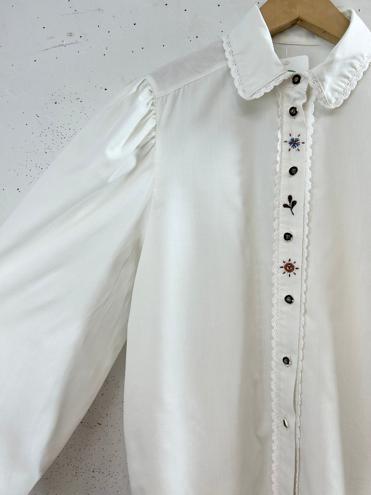 Vintage Tyrol Blouse [J34072]