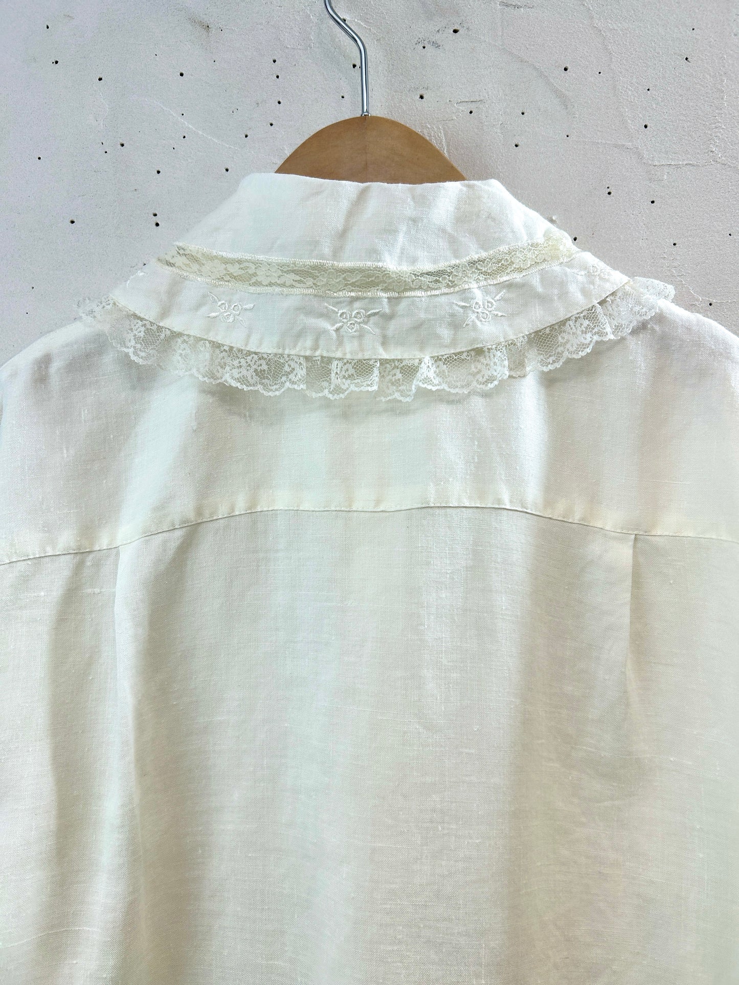 Vintage White Blouse [D32382]