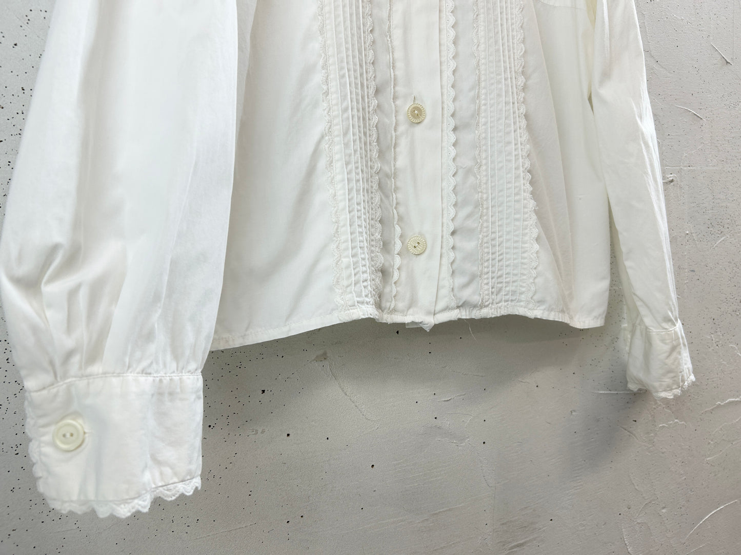 Vintage White Blouse [G32991]